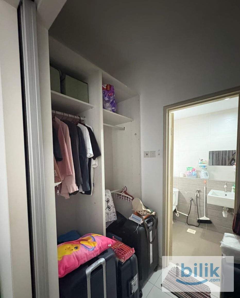 Setia walk female unit Master room private balcony and toilet  - Image 3