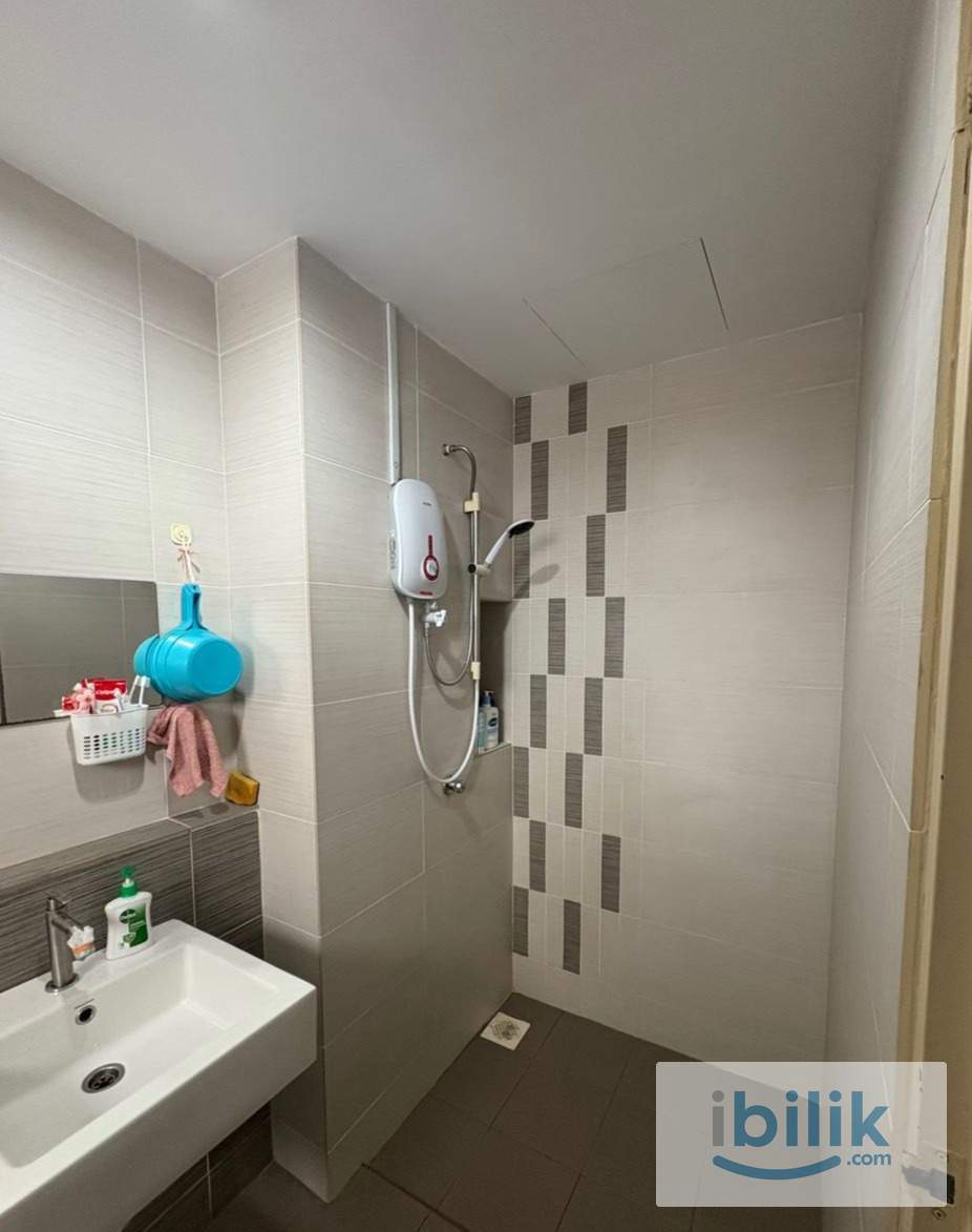 Setia walk female unit Master room private balcony and toilet  - Image 5