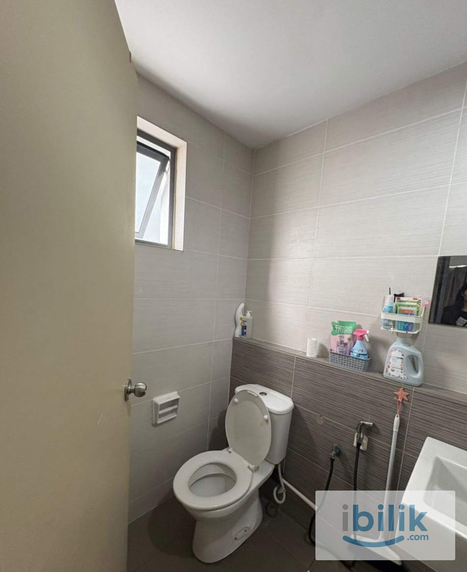 Setia walk female unit Master room private balcony and toilet  - Image 7