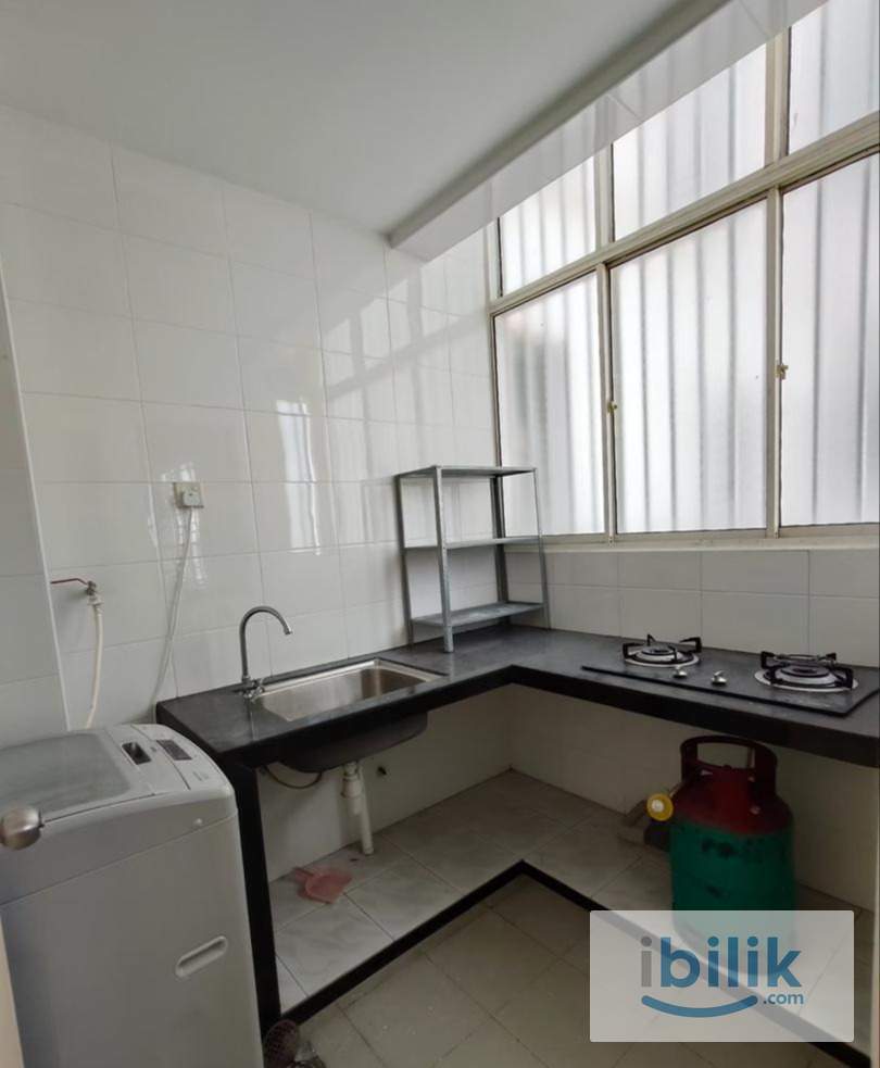Setiawalk puchong middle room for rent  - Image 5