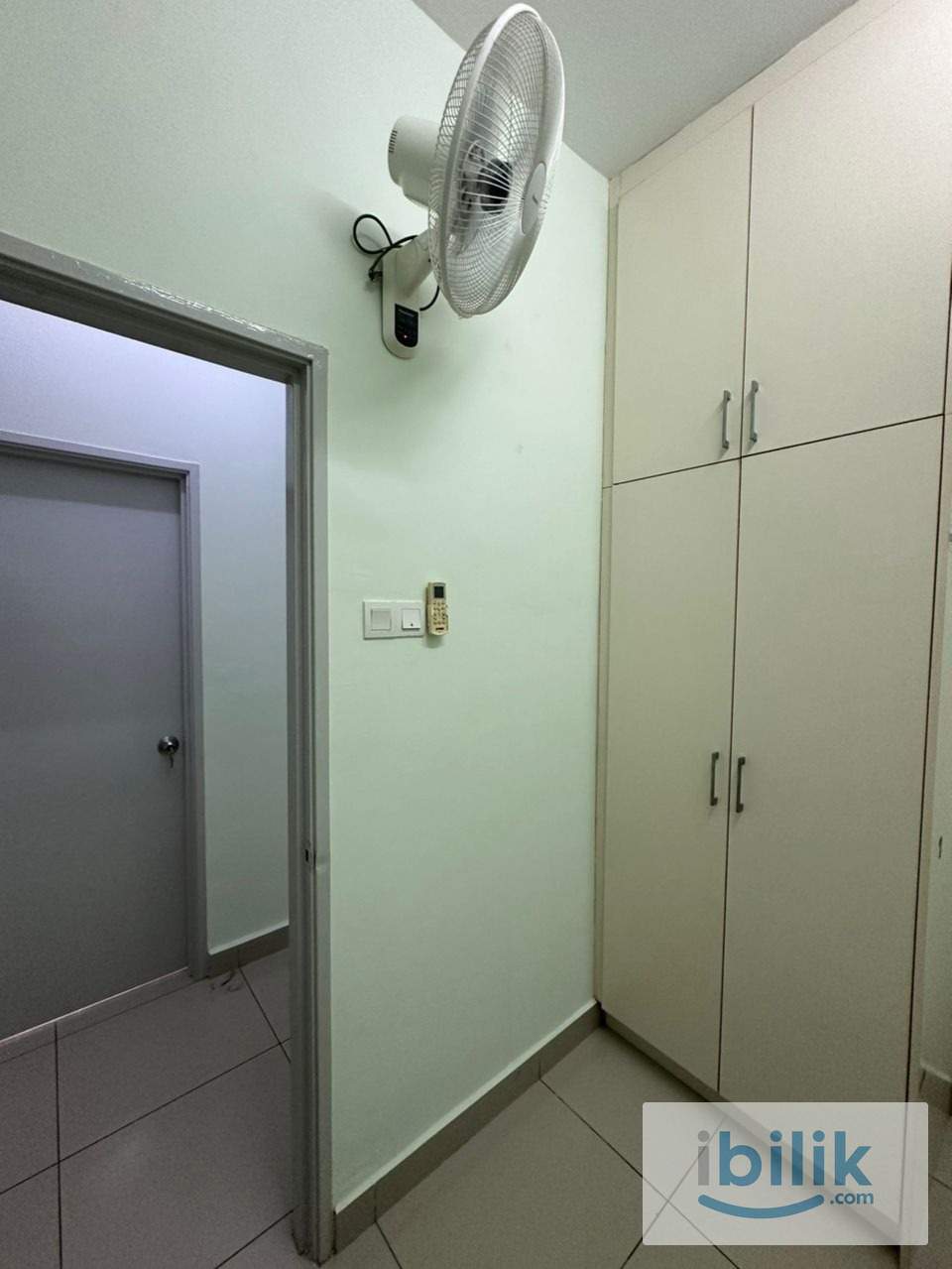 Single room, air-con and fan, utilities and wifi included - Image 3