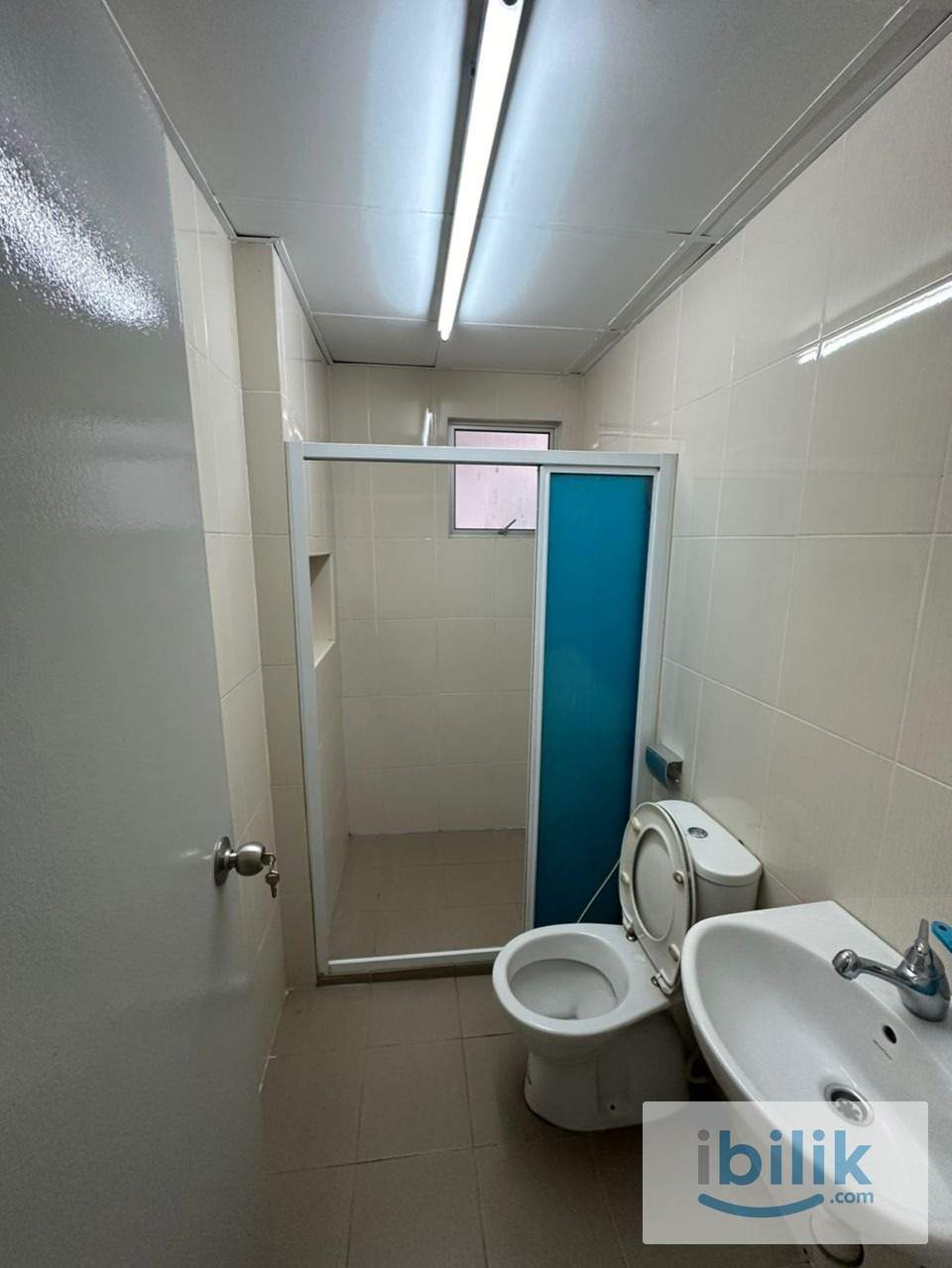 Single room, air-con and fan, utilities and wifi included - Image 4