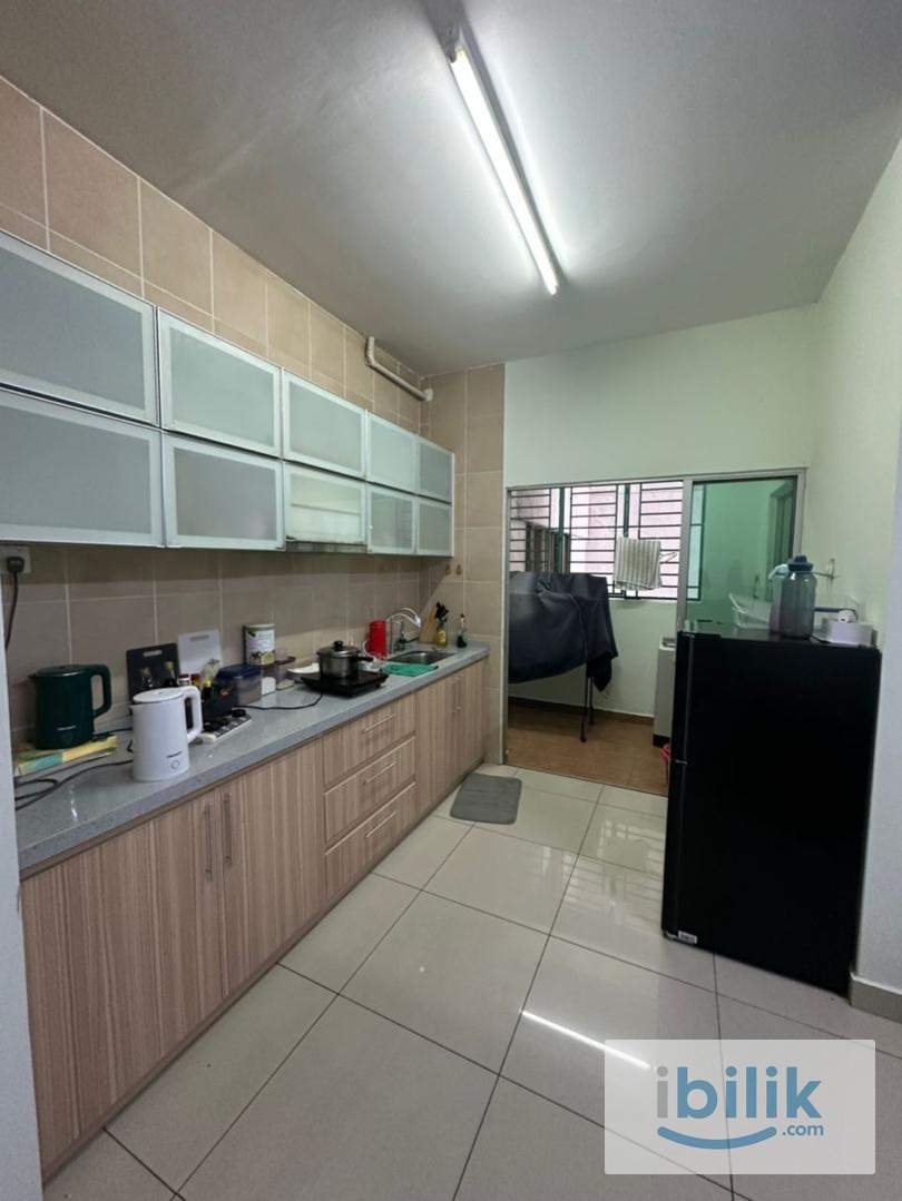 Medium room renovated unit - Image 4