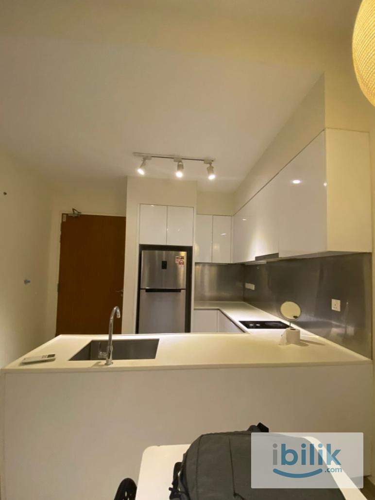 Female Master room for rent - Image 1