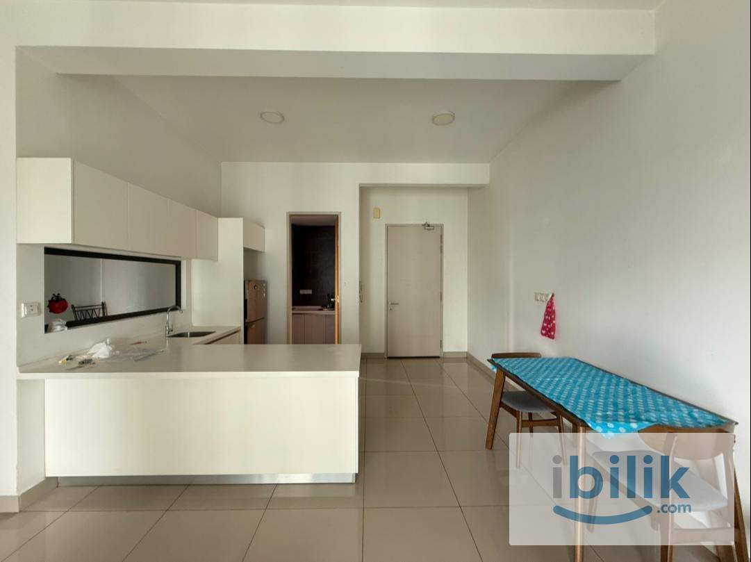 Renovated, all new furniture room for rent, balcony room - Image 3