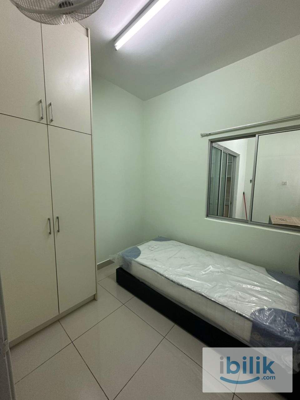 Oug Parklane Small Room for rent - Image 5
