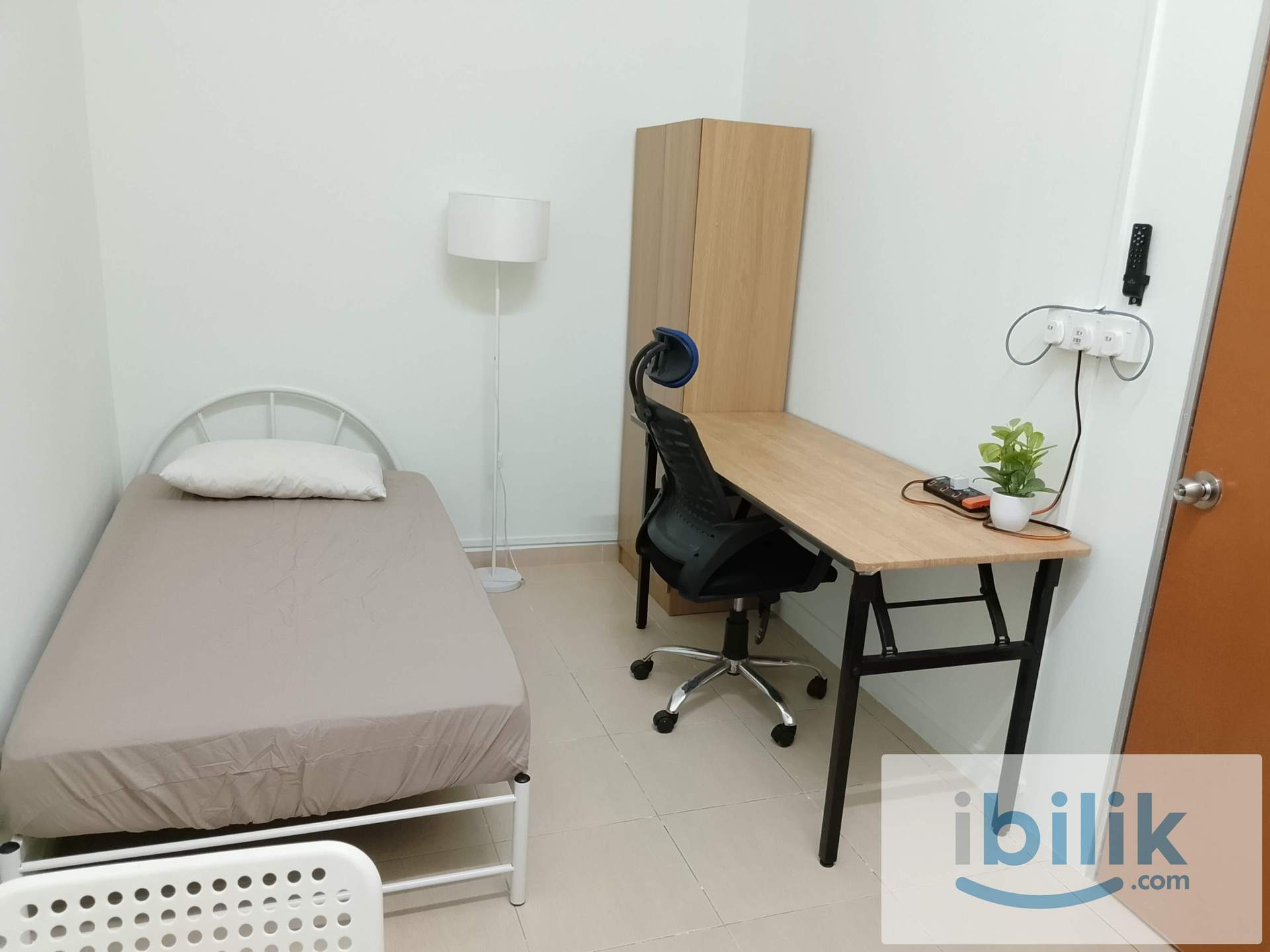 single room, chinese male only, taman bukit serdang, bs 5, 2-storey, easy parking, with 300mbps wifi + cleaning - Image 7