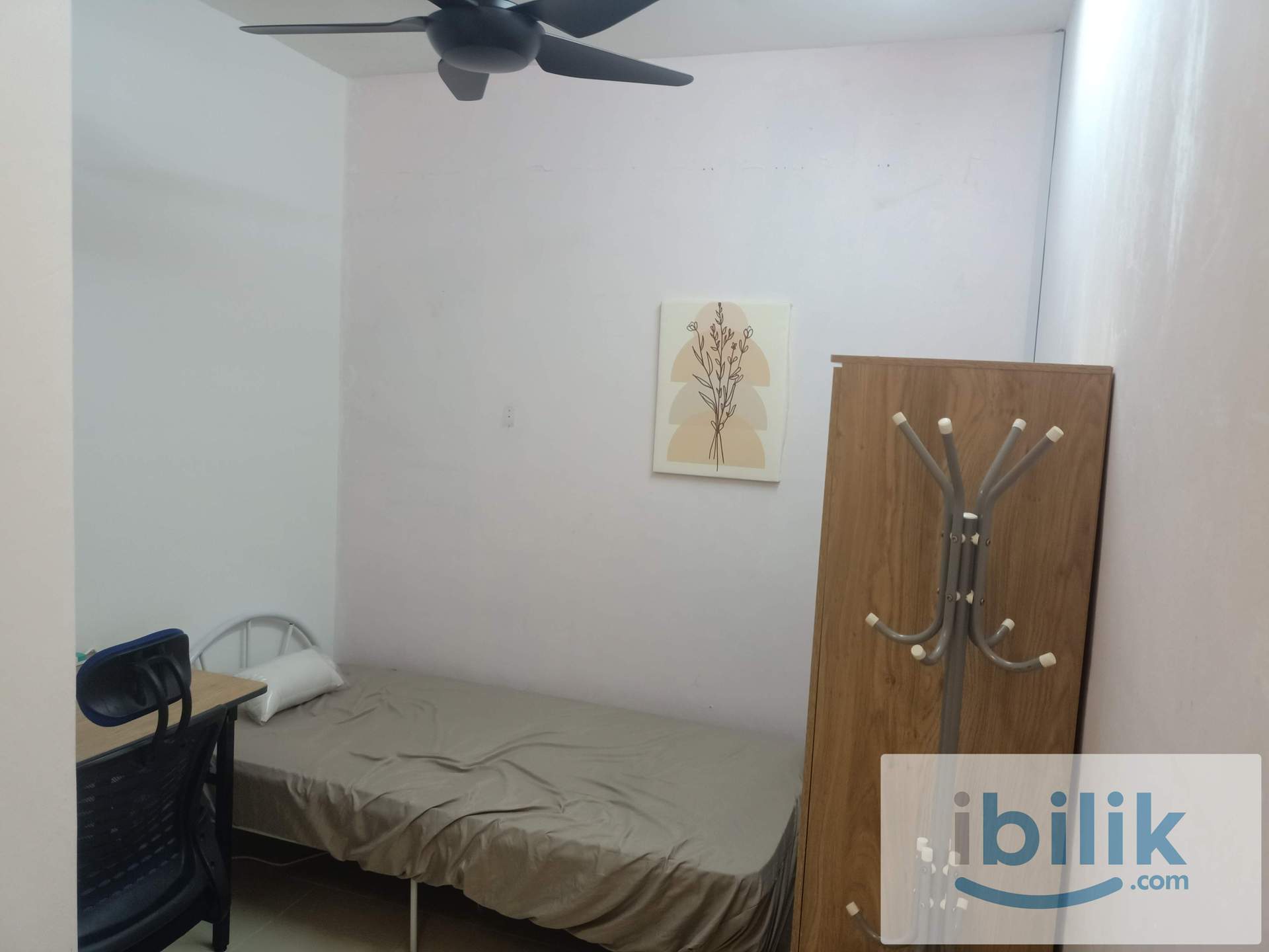 Taman Bukit Serdang, 2nd floor shop lot, single room, easy parking, male only, malaysian - Image 4