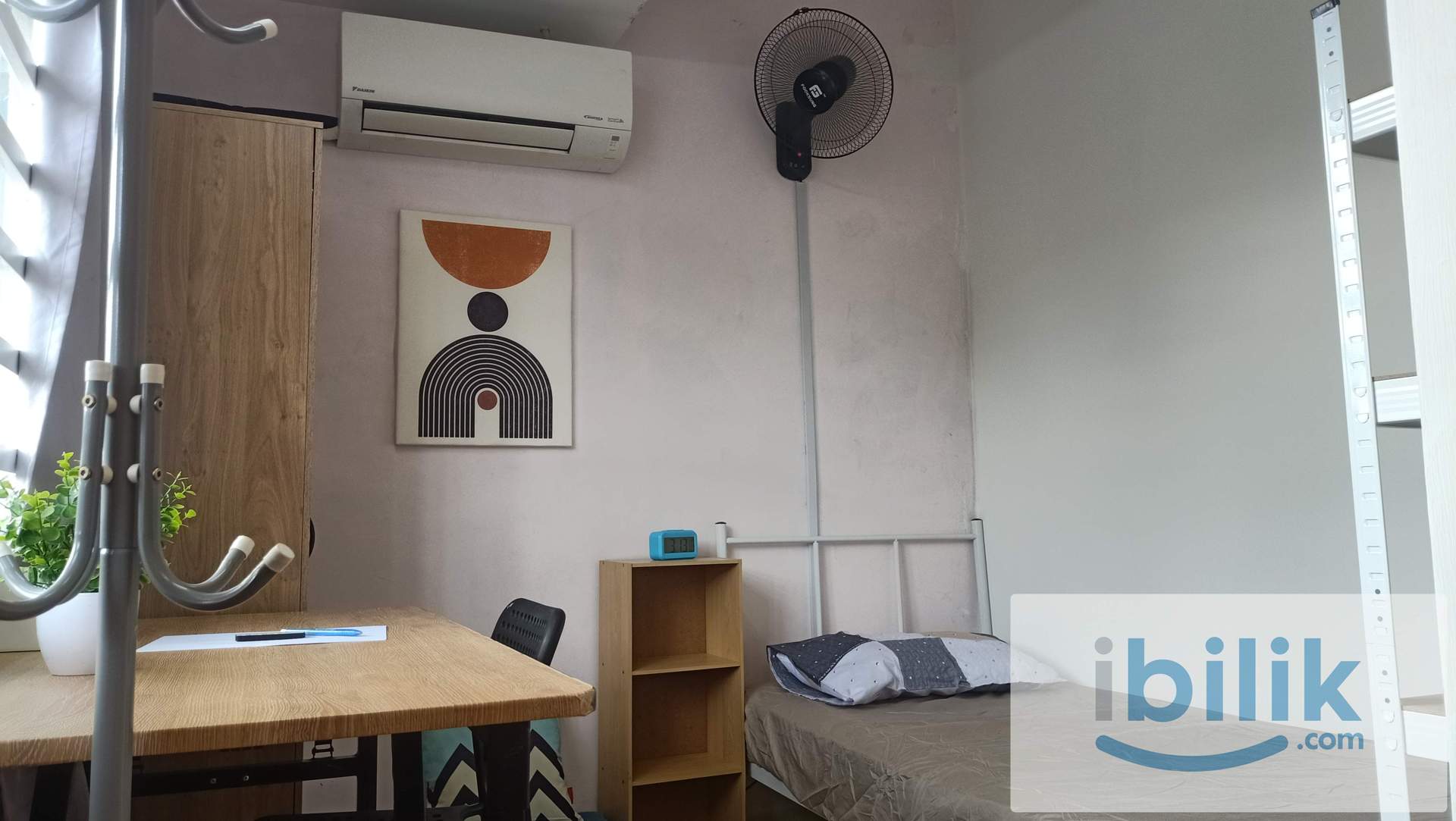 fully furnished, aircond, chinese male only, bukit serdang, bs5, easy park car, water+ele+300mbps wifi+clean - Image 2
