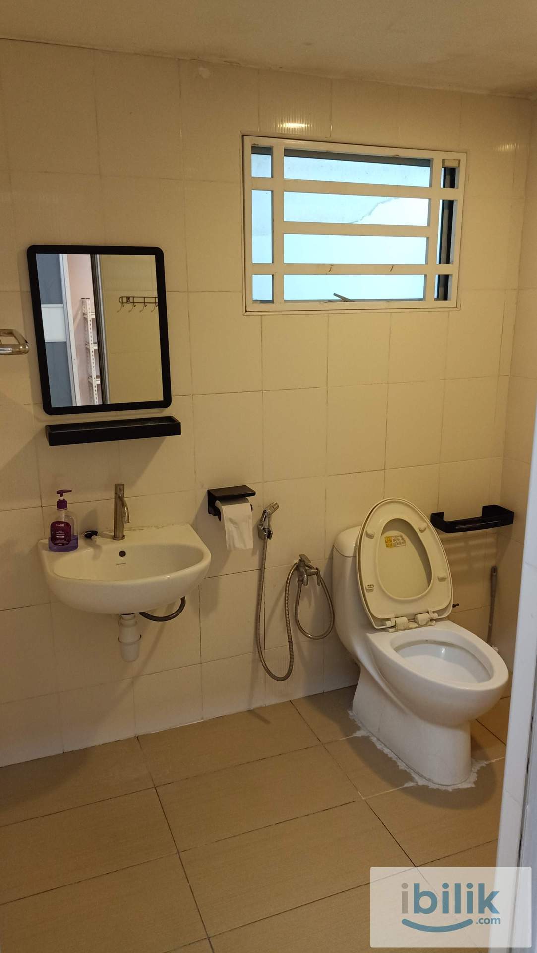 fully furnished, aircond, chinese male only, bukit serdang, bs5, easy park car, water+ele+300mbps wifi+clean - Image 7