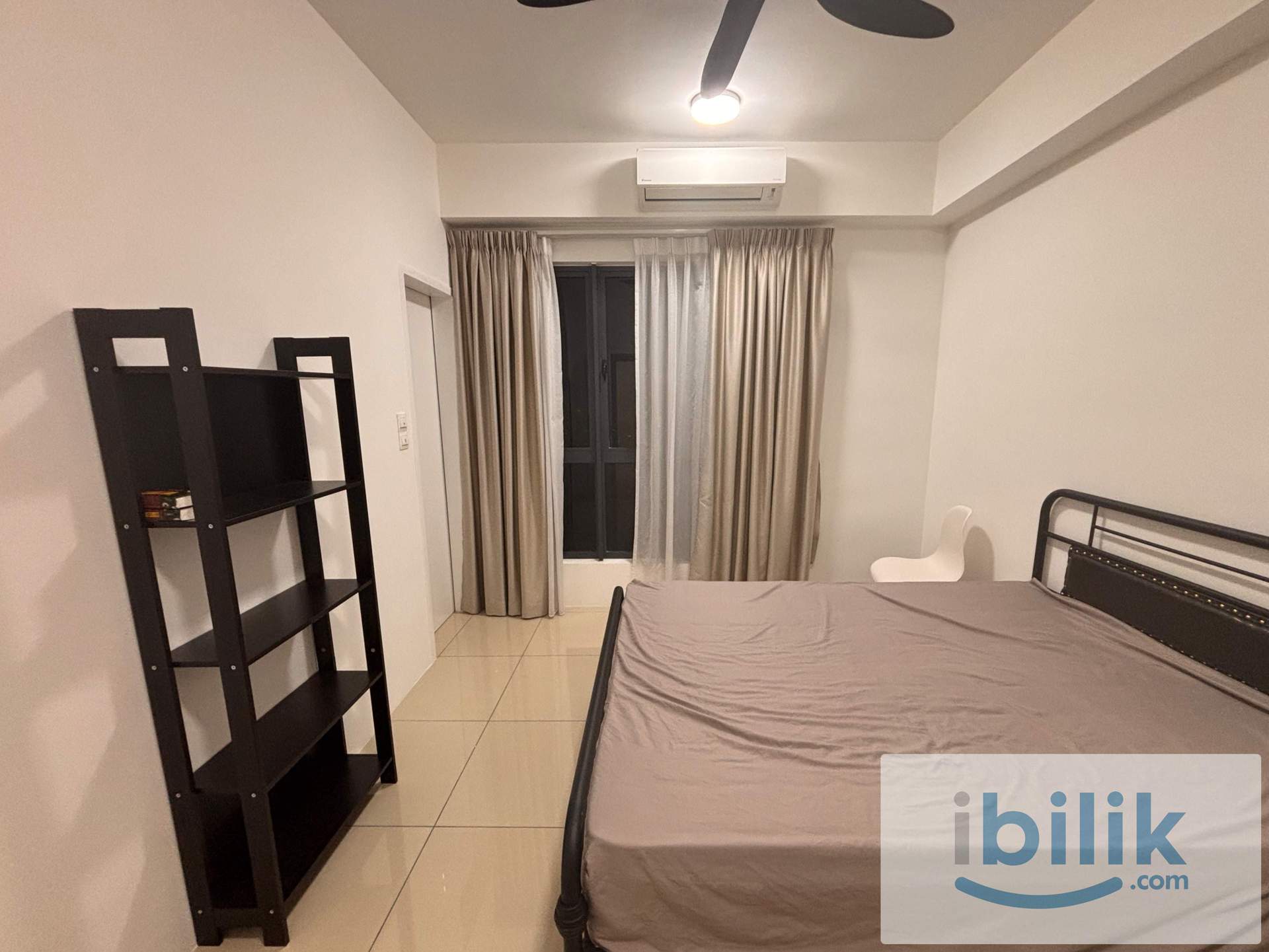 Vista Sentul Master Bedroom - Image 4