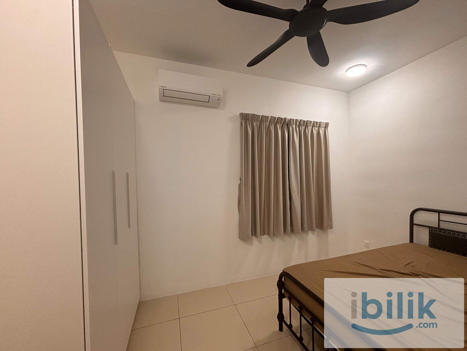 Vista Sentul Middle Bedroom  - Image 1