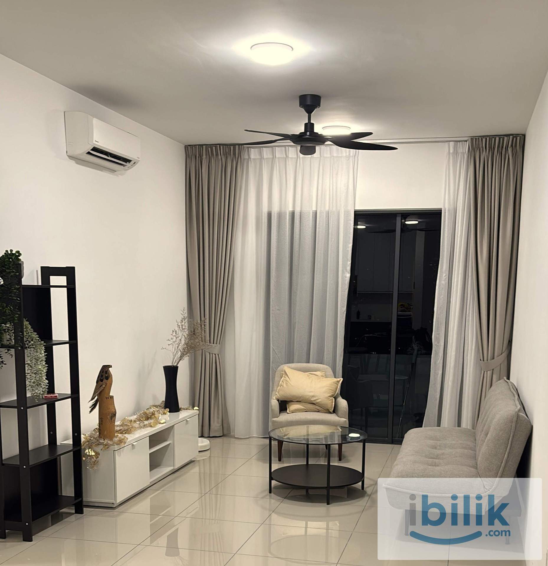 Vista Sentul Small Bedroom - Image 3