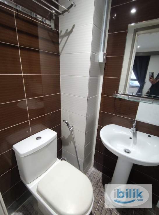 5 min to CHow kit Monorail  ❗Private Bathroom ❗ Immediate Move ❗ - Image 3