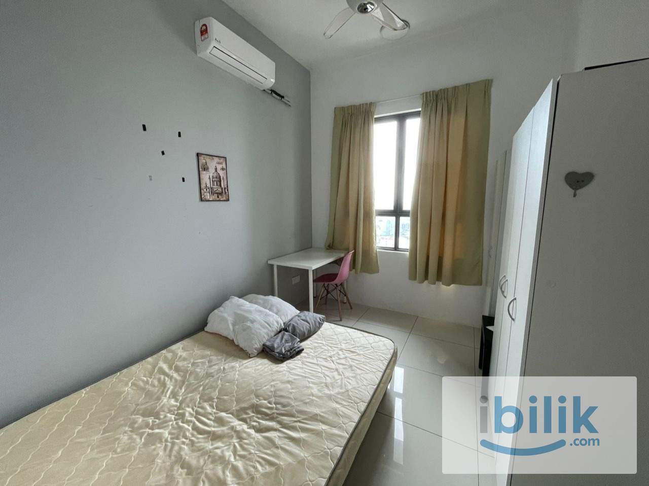 Middle Room - Image 1
