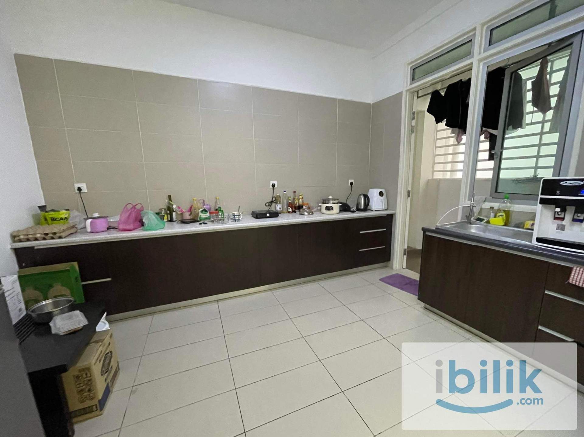 Middle Room - Image 2