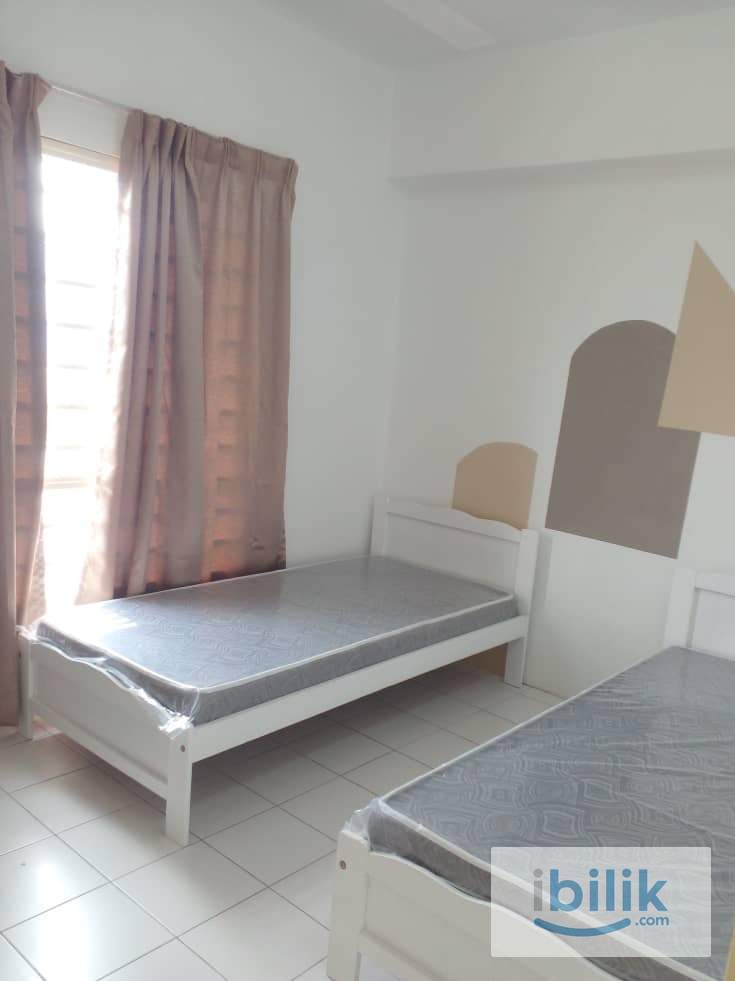 Girl Muslim  | bilik sharing hrga berpatutan | Girl Muslim |Middle Room at Selayang Point, Selayang| fully furnised - Image 2