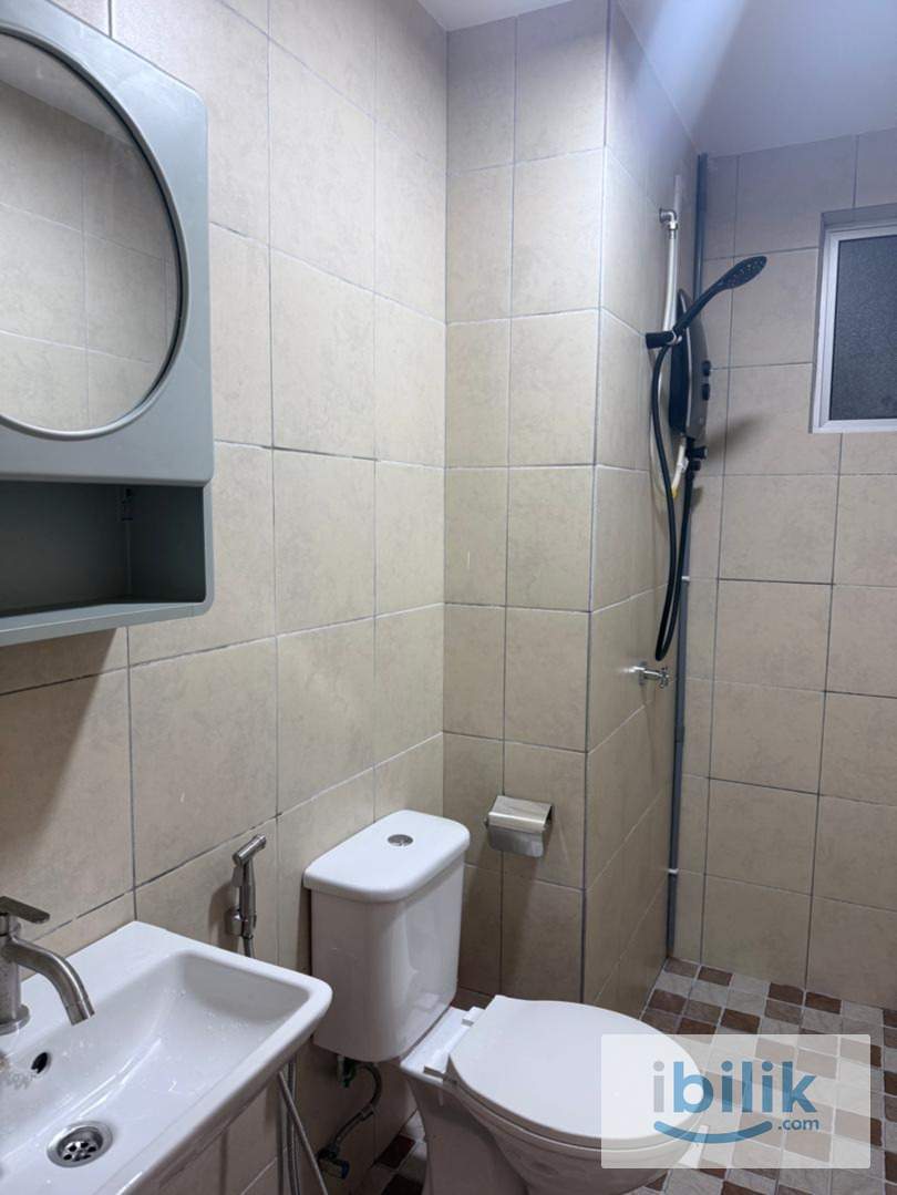 Premium Master Room Walking distance to LRT Salak Selatan - Image 6