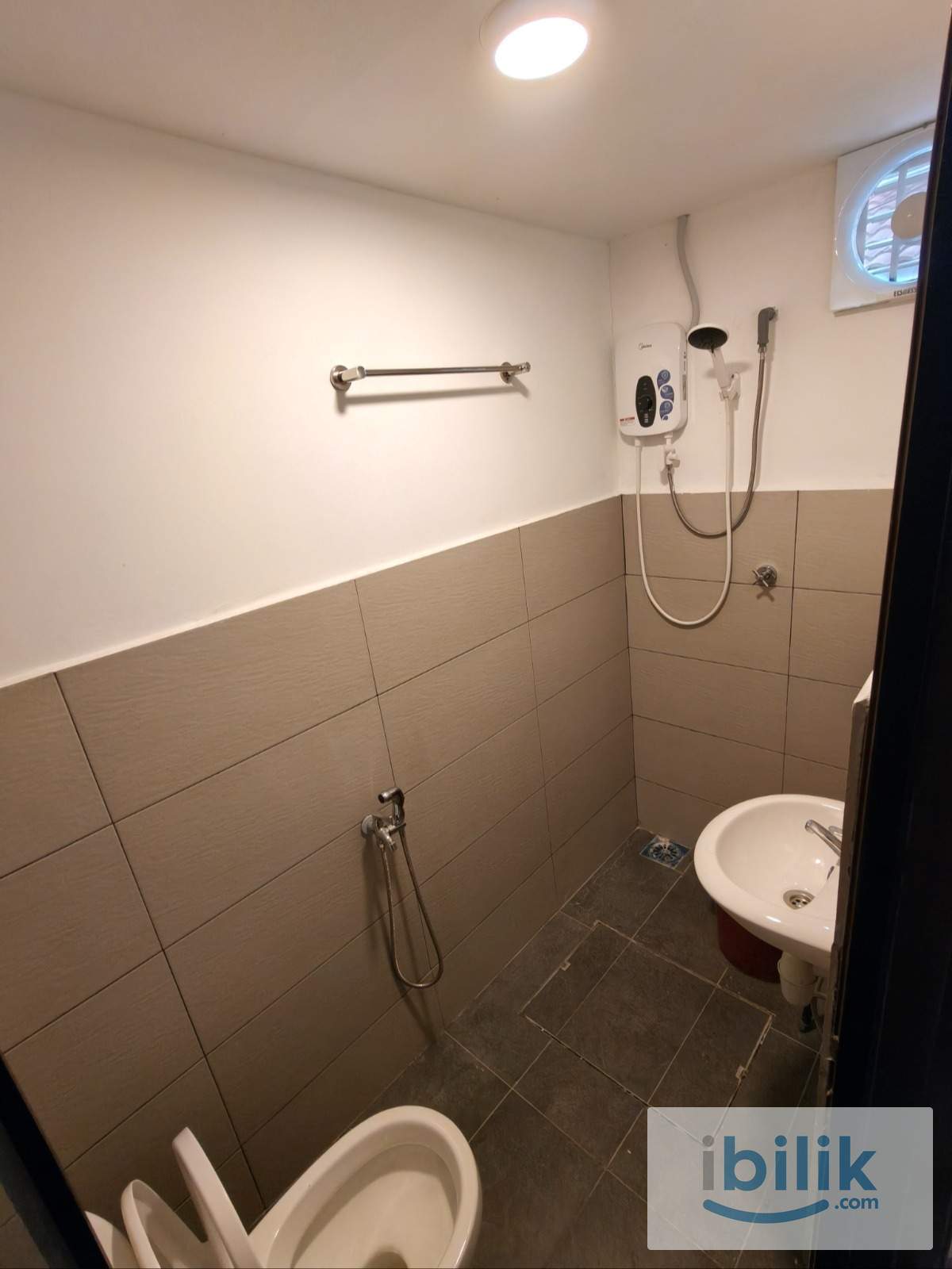 [Female Unit] Medium Room in USJ 2/2H, Subang Jaya Nearby LRT SS15 - Image 4