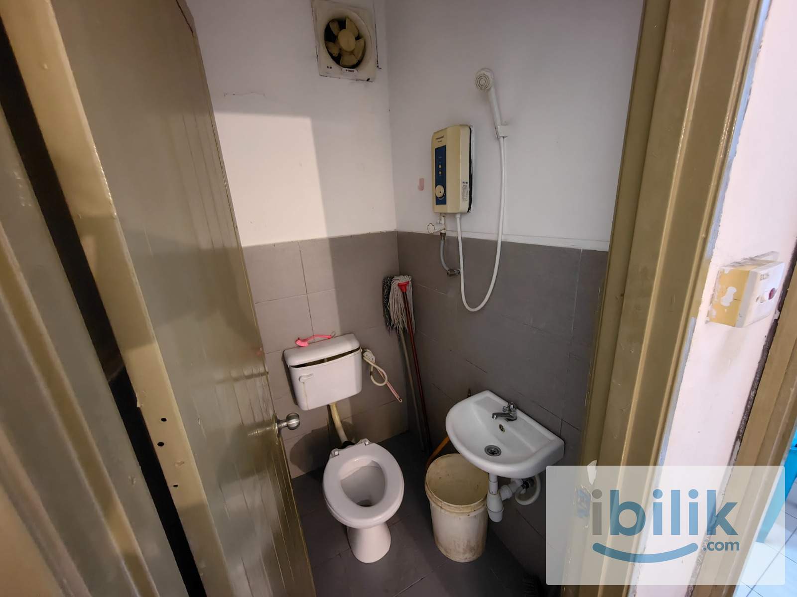 [Female Unit] Room for rent in USJ 2, Subang Jaya  nearby LRT USJ 7 - Image 2