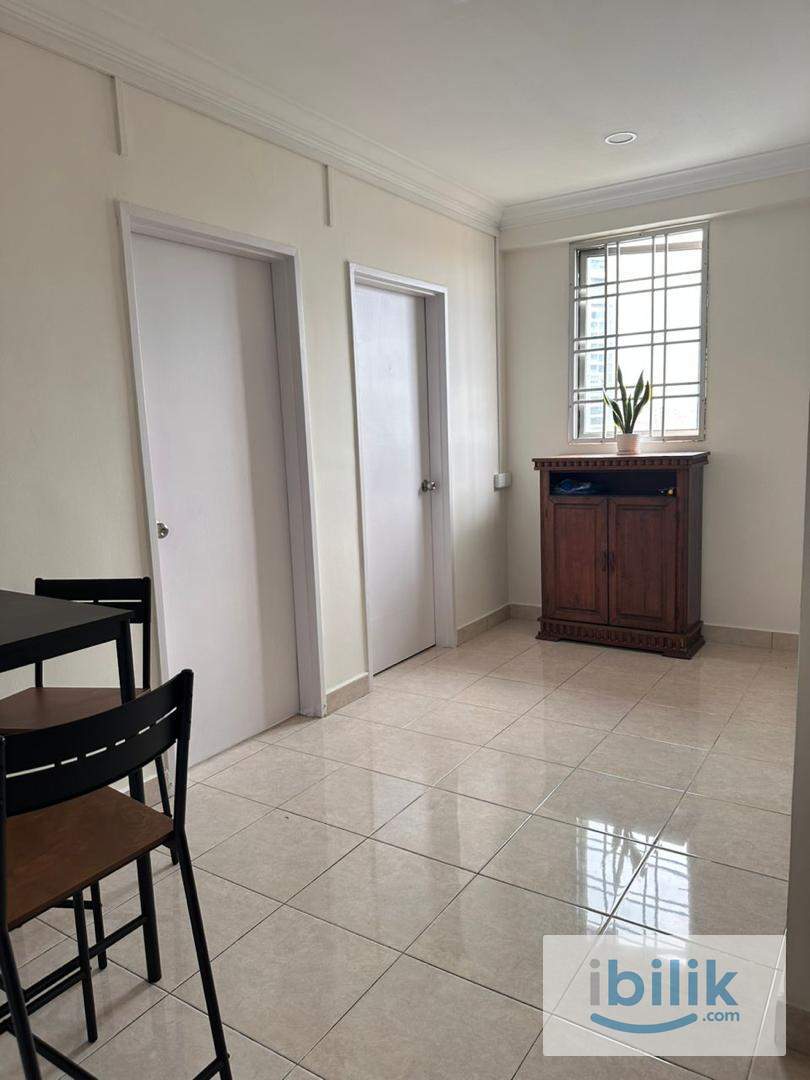 Cozy and spacious Master room with sliding door city view - Image 6