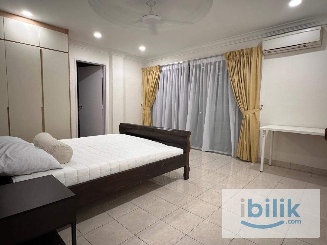 Cozy and spacious Master room with sliding door city view - Image 7