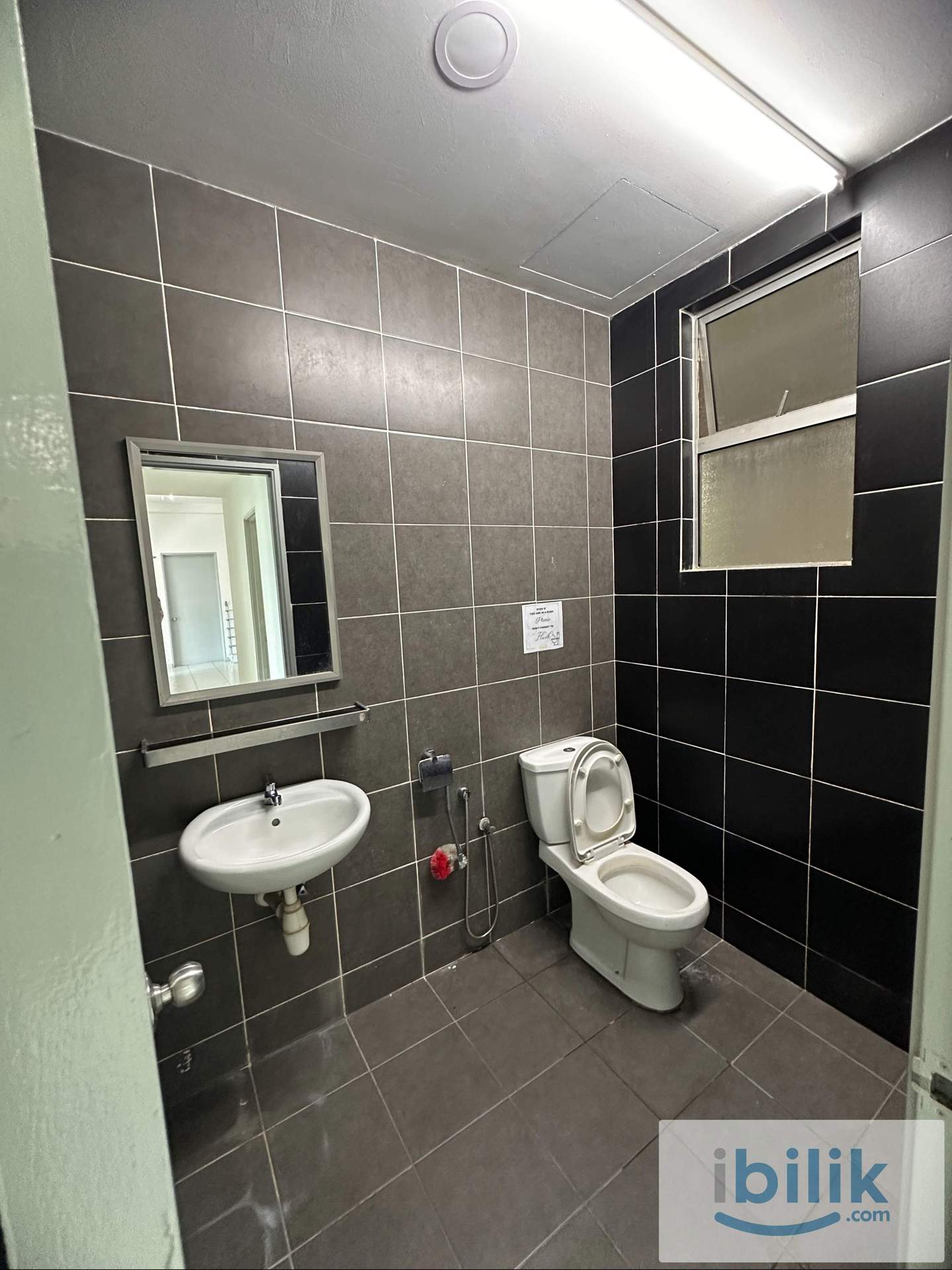 [300m to MRT] Non Sharing Female Medium room for rent at The Zizz @ Damansara North - Image 5