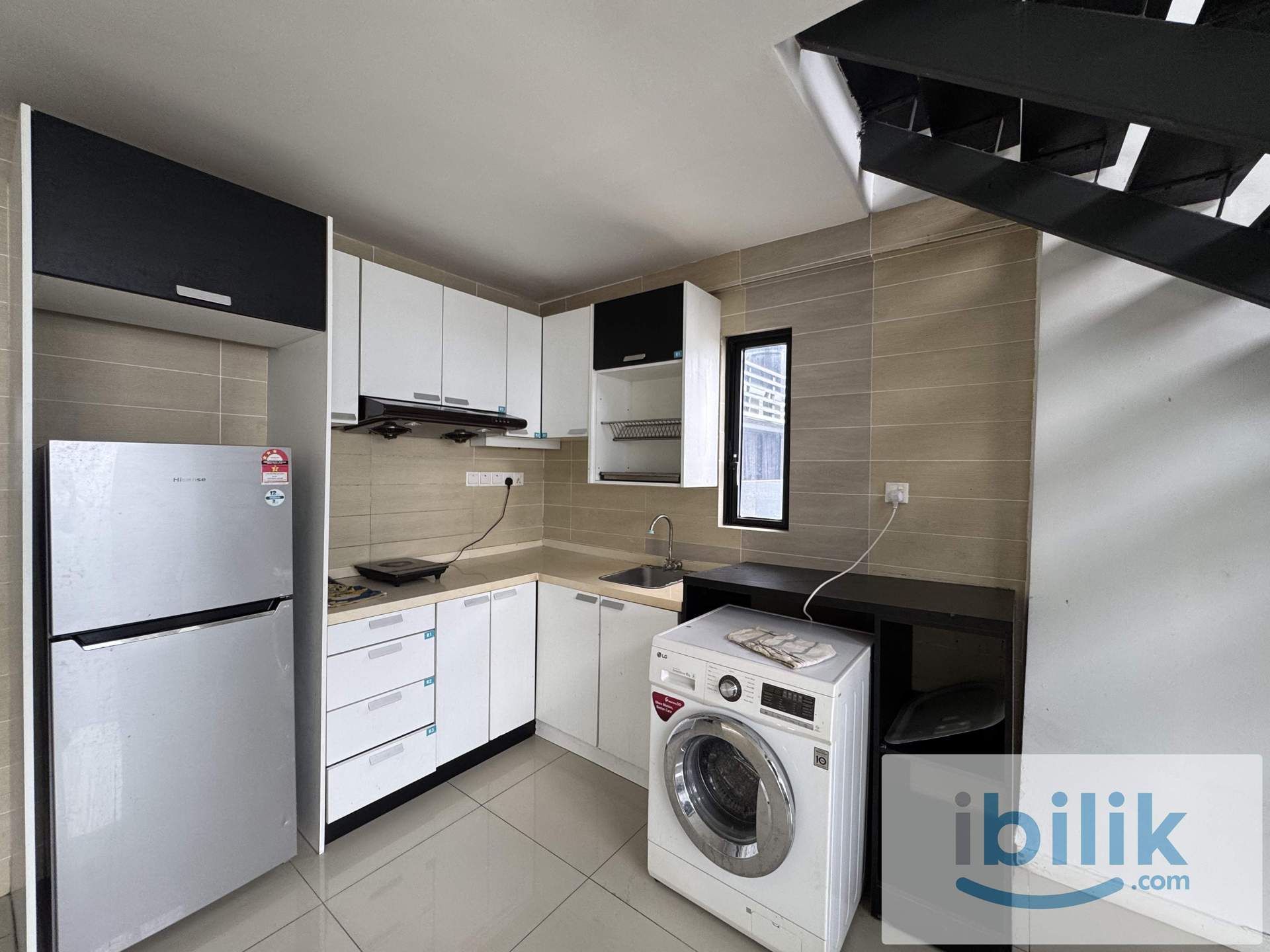 【New Renovated】D'Latour Aircon Room at Bandar Sunway - Image 8