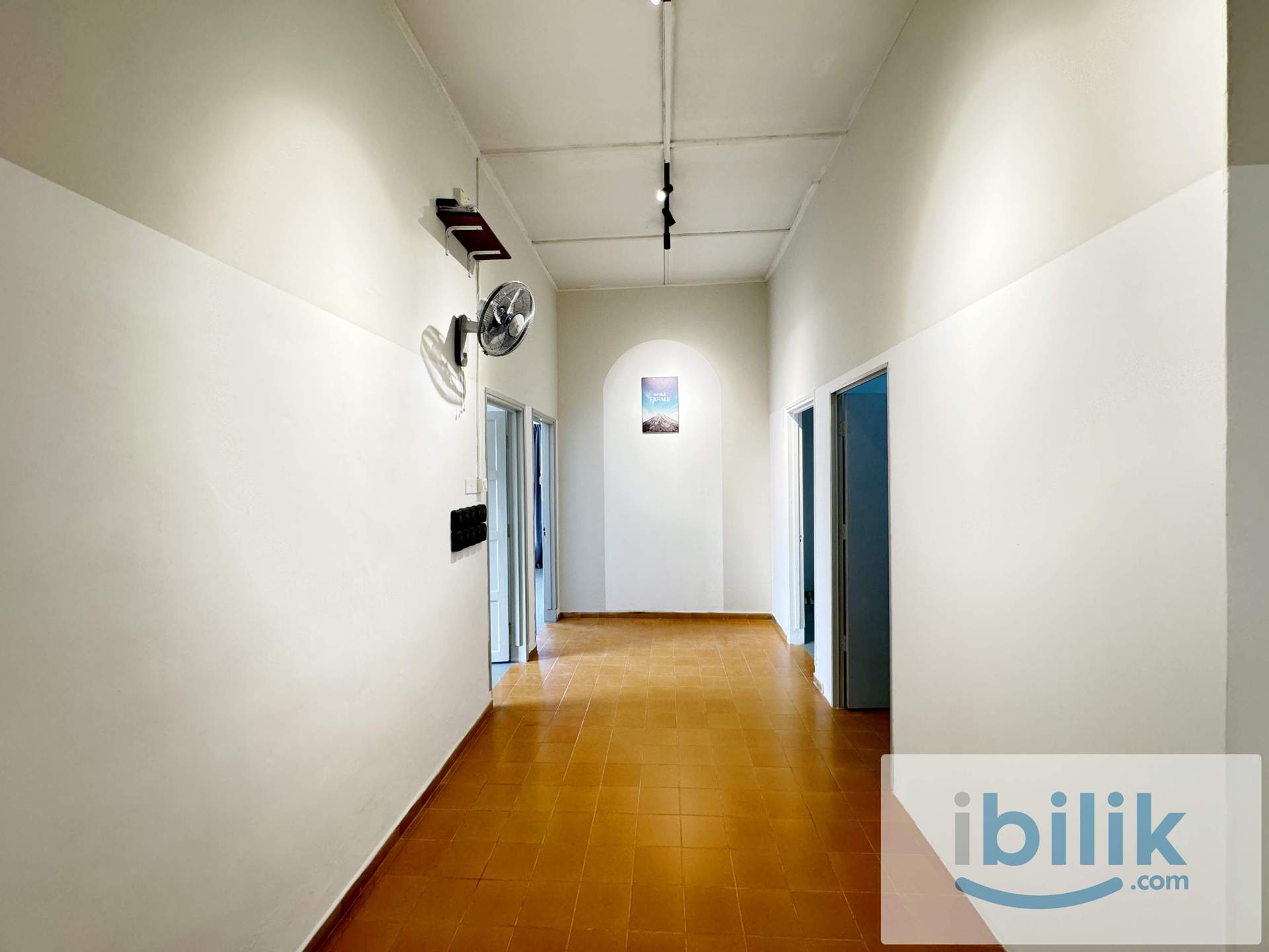【New Renovated】Jalan Pedada Aircon Room at Taman Melodies, Johor Bahru - Image 4