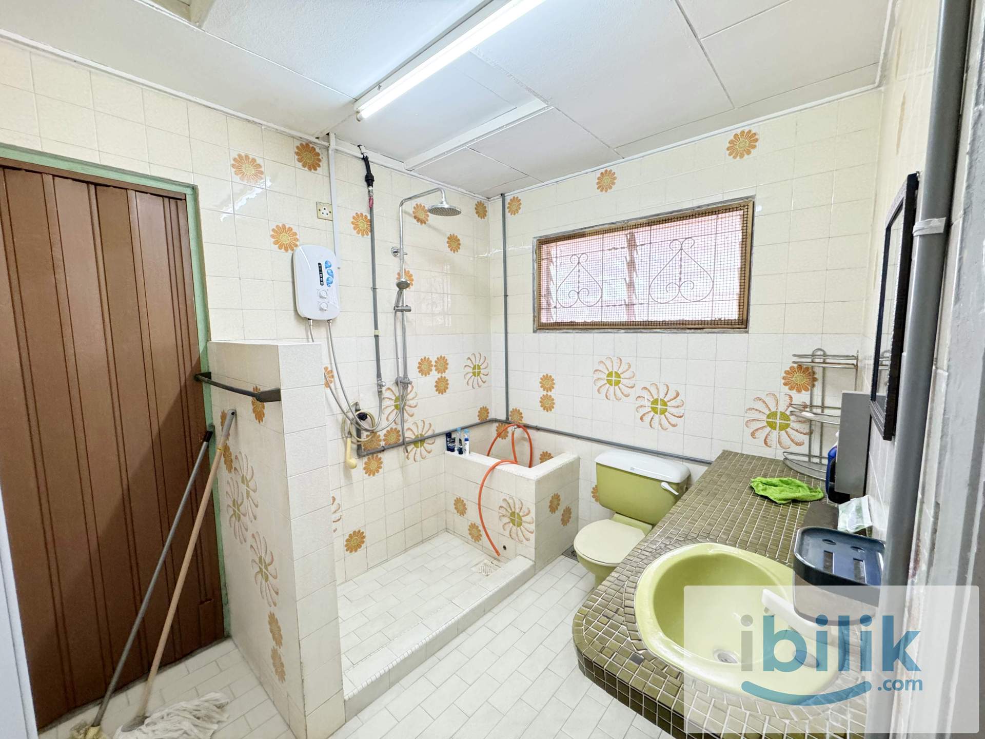 【New Renovated】Jalan Pedada Aircon Room at Taman Melodies, Johor Bahru - Image 6