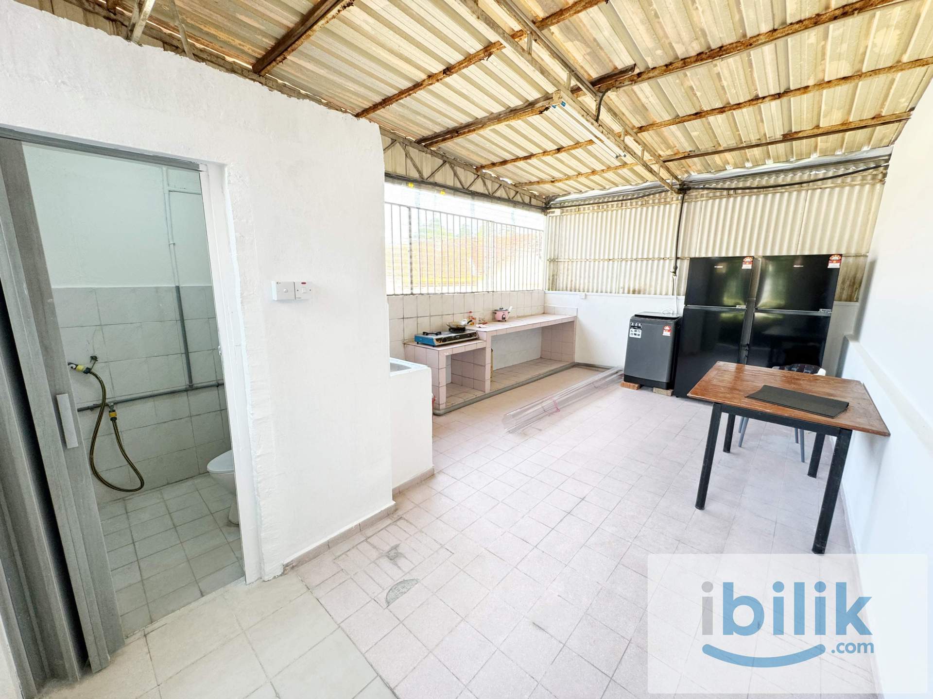 【New Renovated】Jalan Pedada Aircon Room at Taman Melodies, Johor Bahru - Image 9