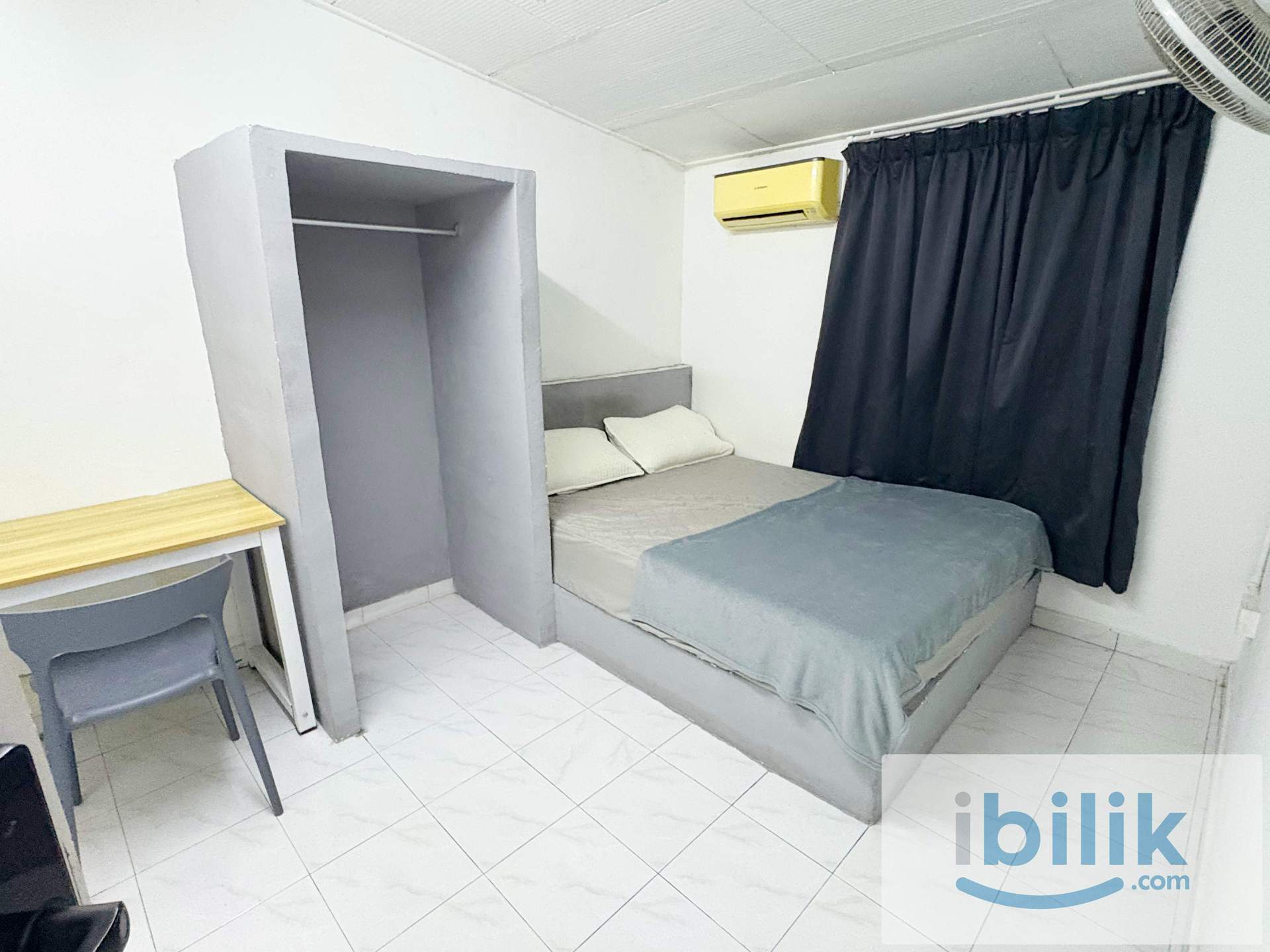 【New Renovated】Jalan Rusa Aircon Master Room Near to CIQ - Image 3