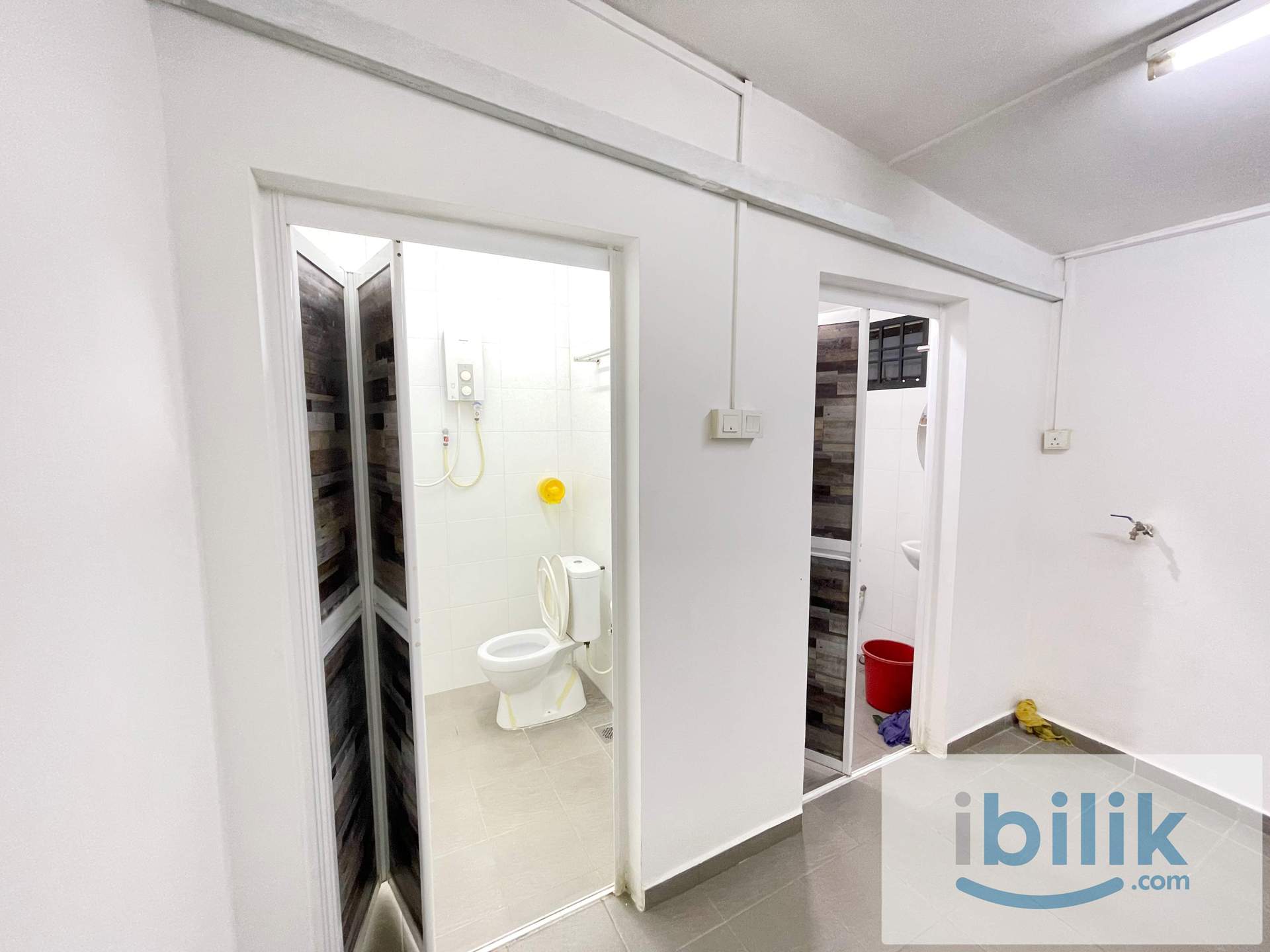 【New Renovated】Jalan Napoh Aircon Room at Johor Bahru, Near to CIQ - Image 5