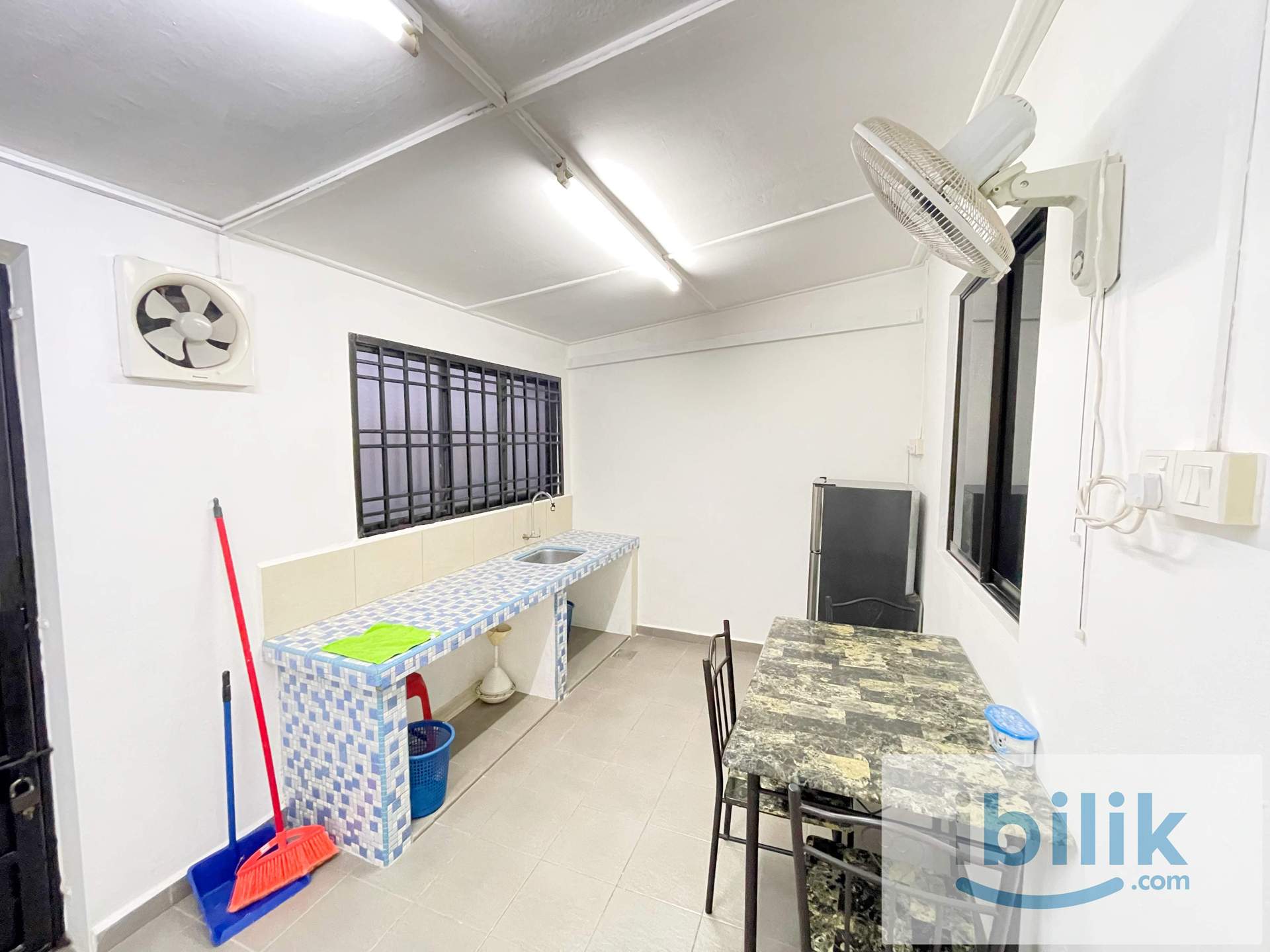【New Renovated】Jalan Napoh Aircon Room at Johor Bahru, Near to CIQ - Image 6