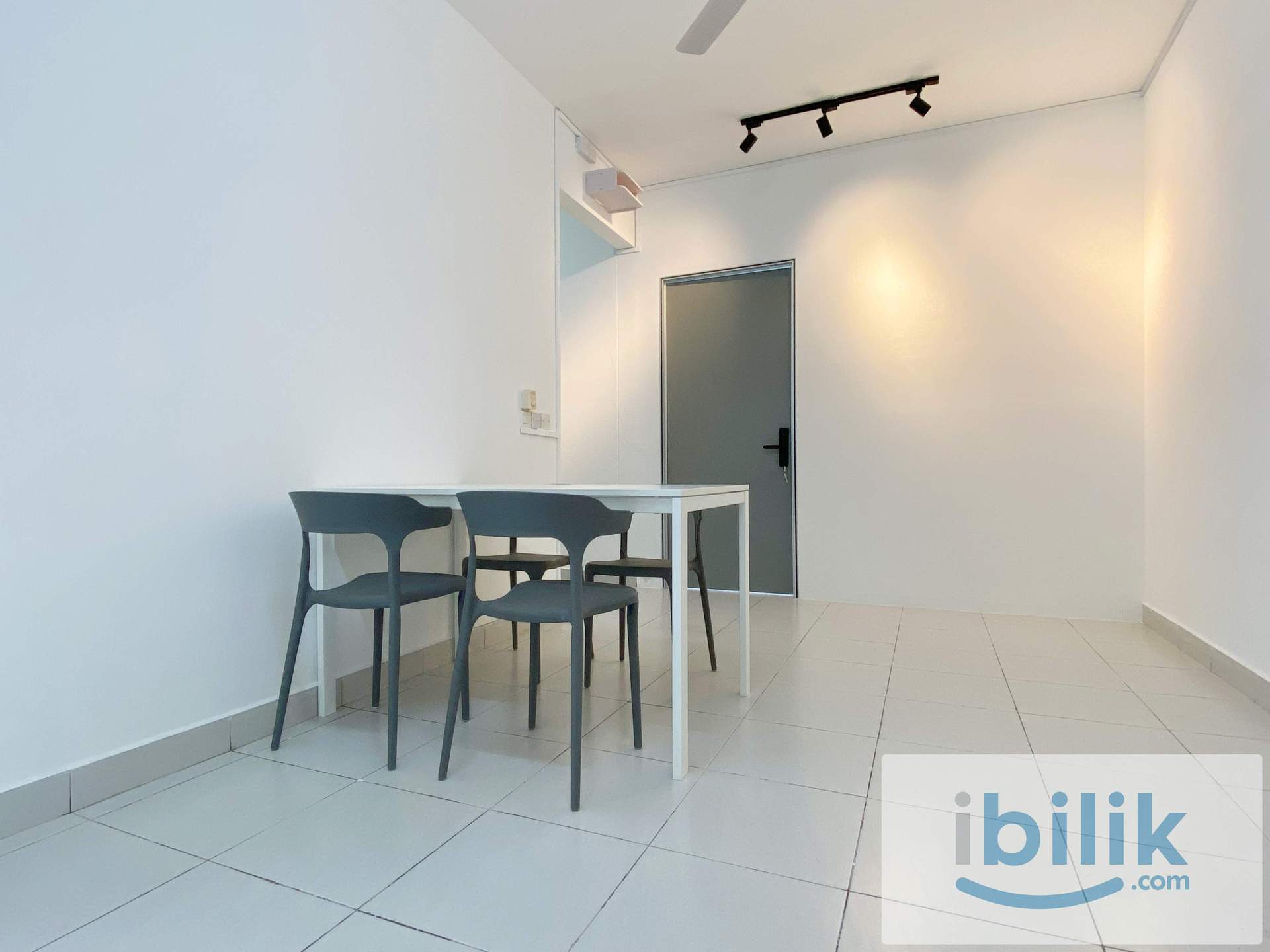 【New Renovated】Seri Intan Aircon Room at Setia Alam - Image 2