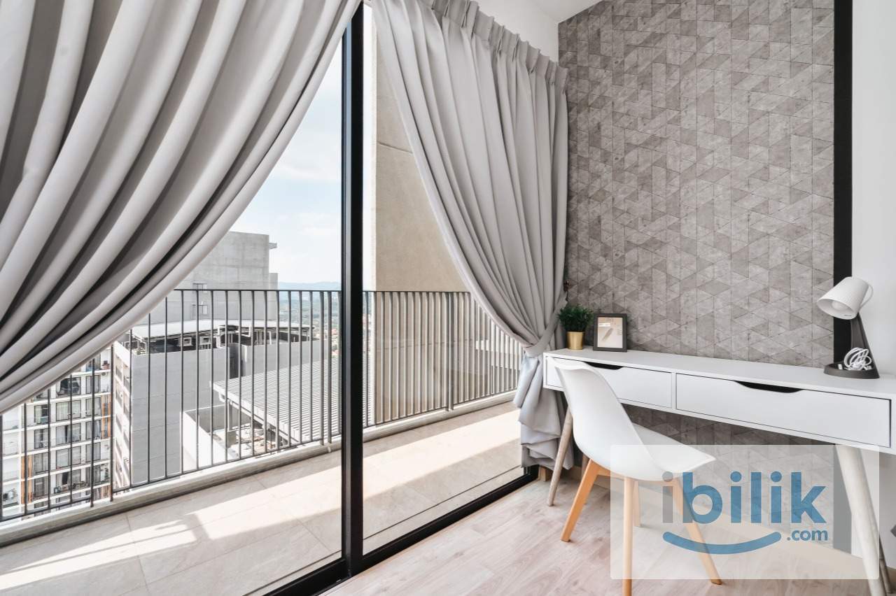 Exclusive Medium Room With Balcony at Emporis, Kota Damansara - Image 3