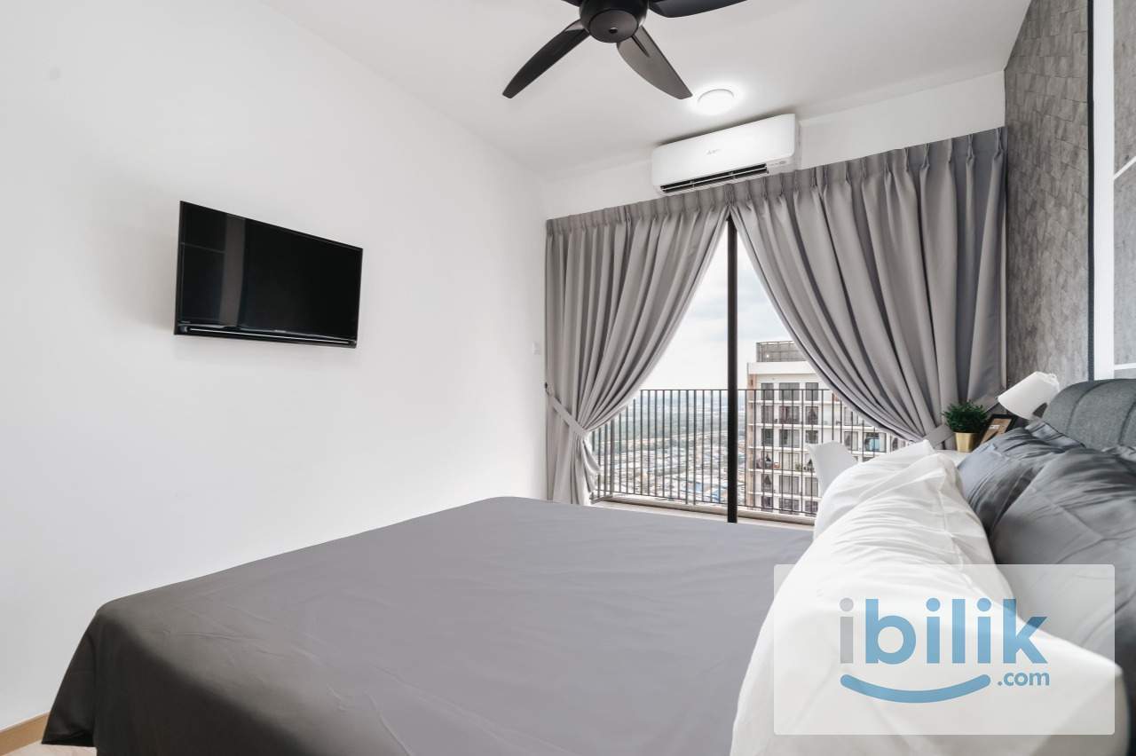 Exclusive Medium Room With Balcony at Emporis, Kota Damansara - Image 4