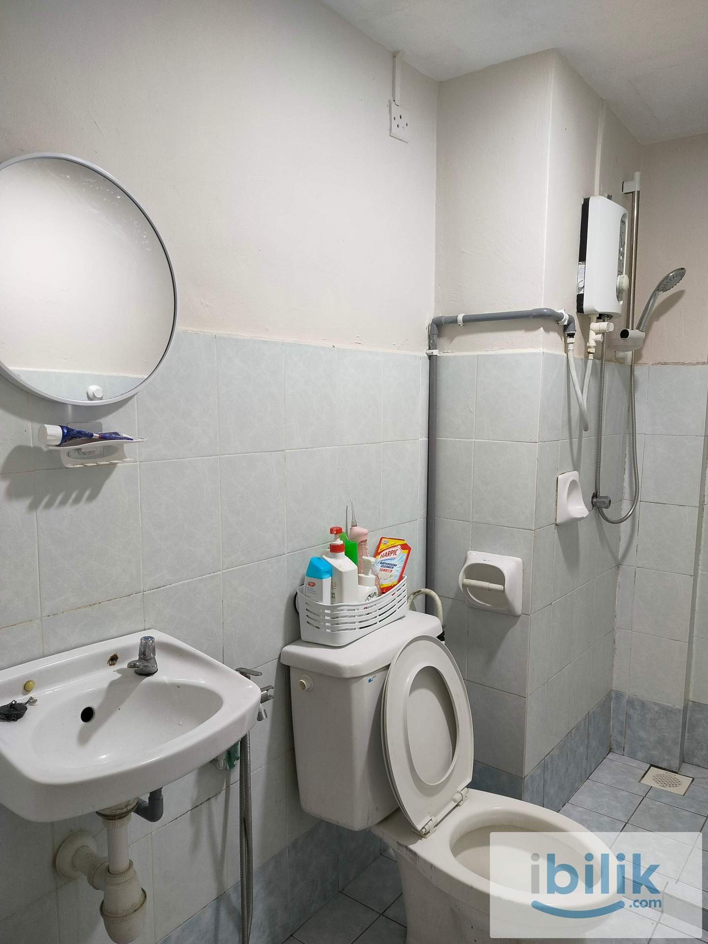 [READY MOVE-IN] Fully Furnished & Included Utilities Large Room Rent @ Arena Green - Image 4