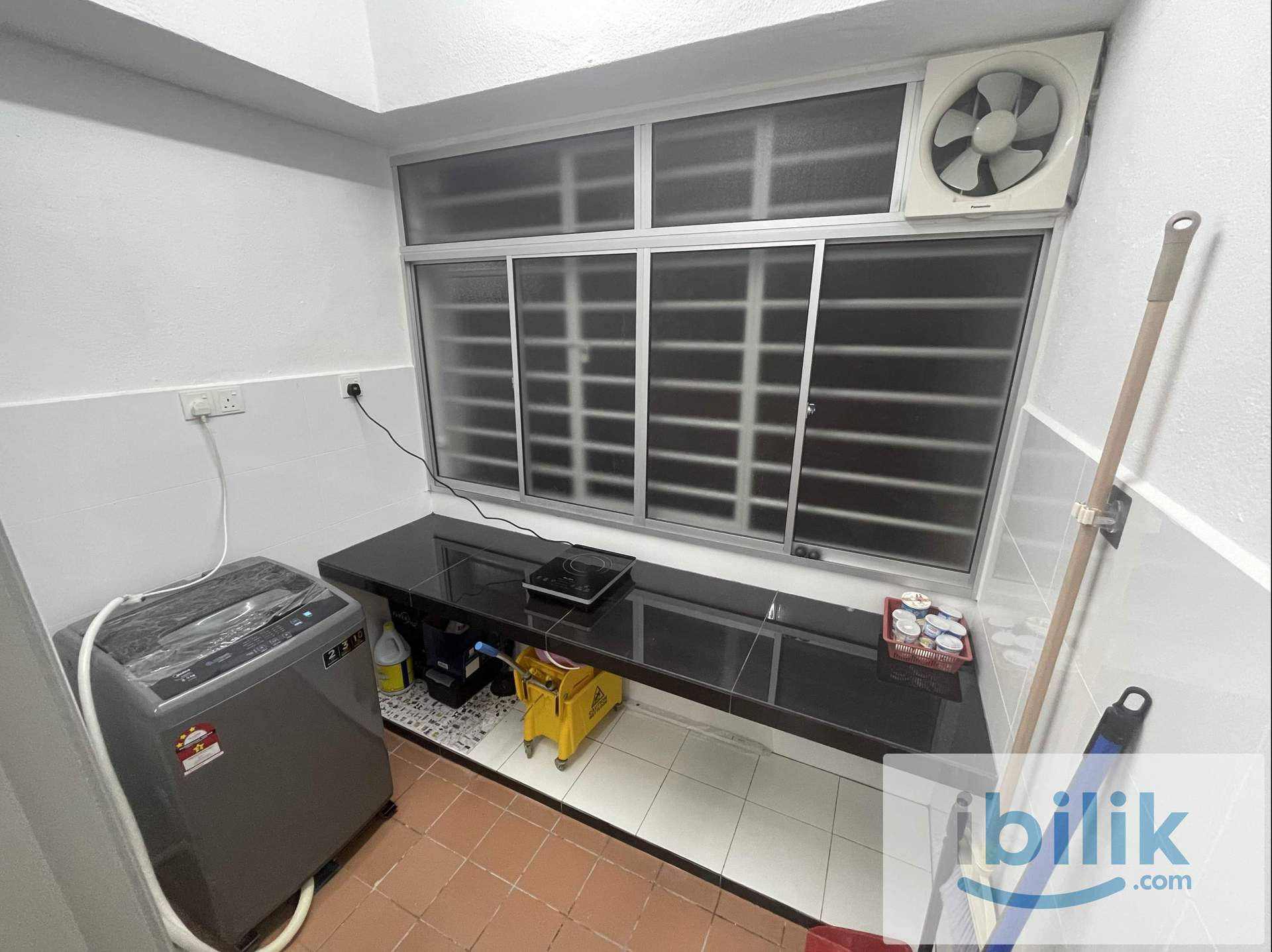 Middle Room at Rhythm Avenue, UEP Subang Jaya - Image 4