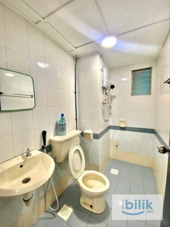 Middle Room at Rhythm Avenue, UEP Subang Jaya - Image 6