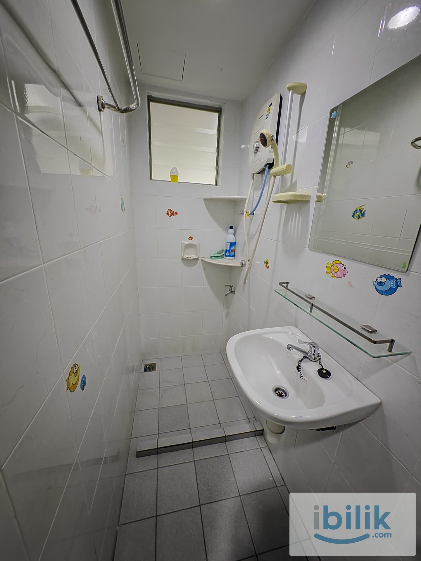 Middle Room for Rent at jelutong  - Image 7