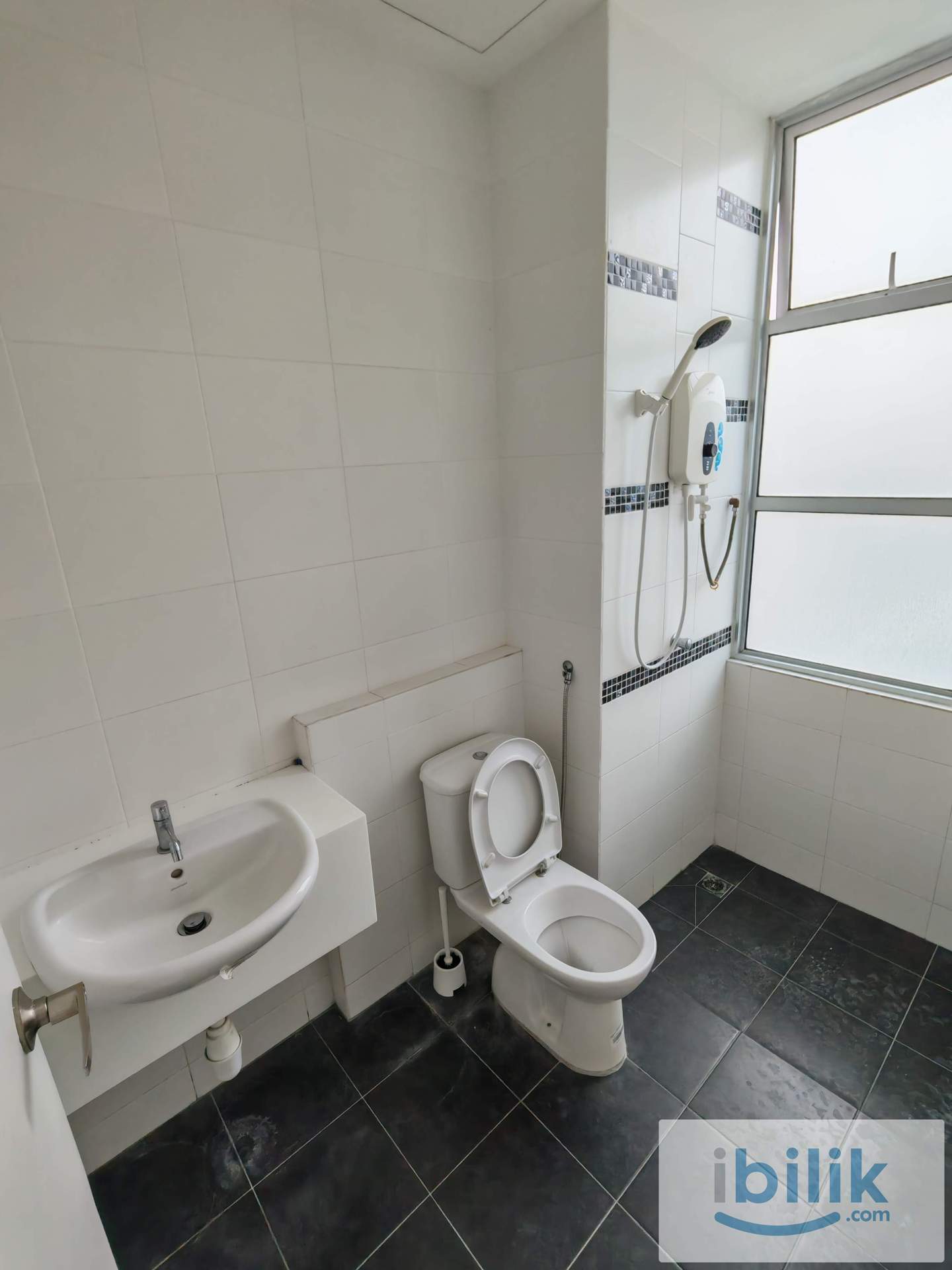Single Room for Rent at Bayan Baru  - Image 5