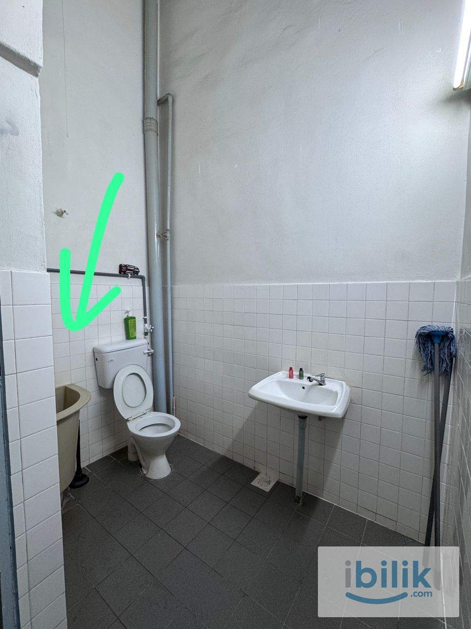 Master Room at Batu Berendam - Image 3