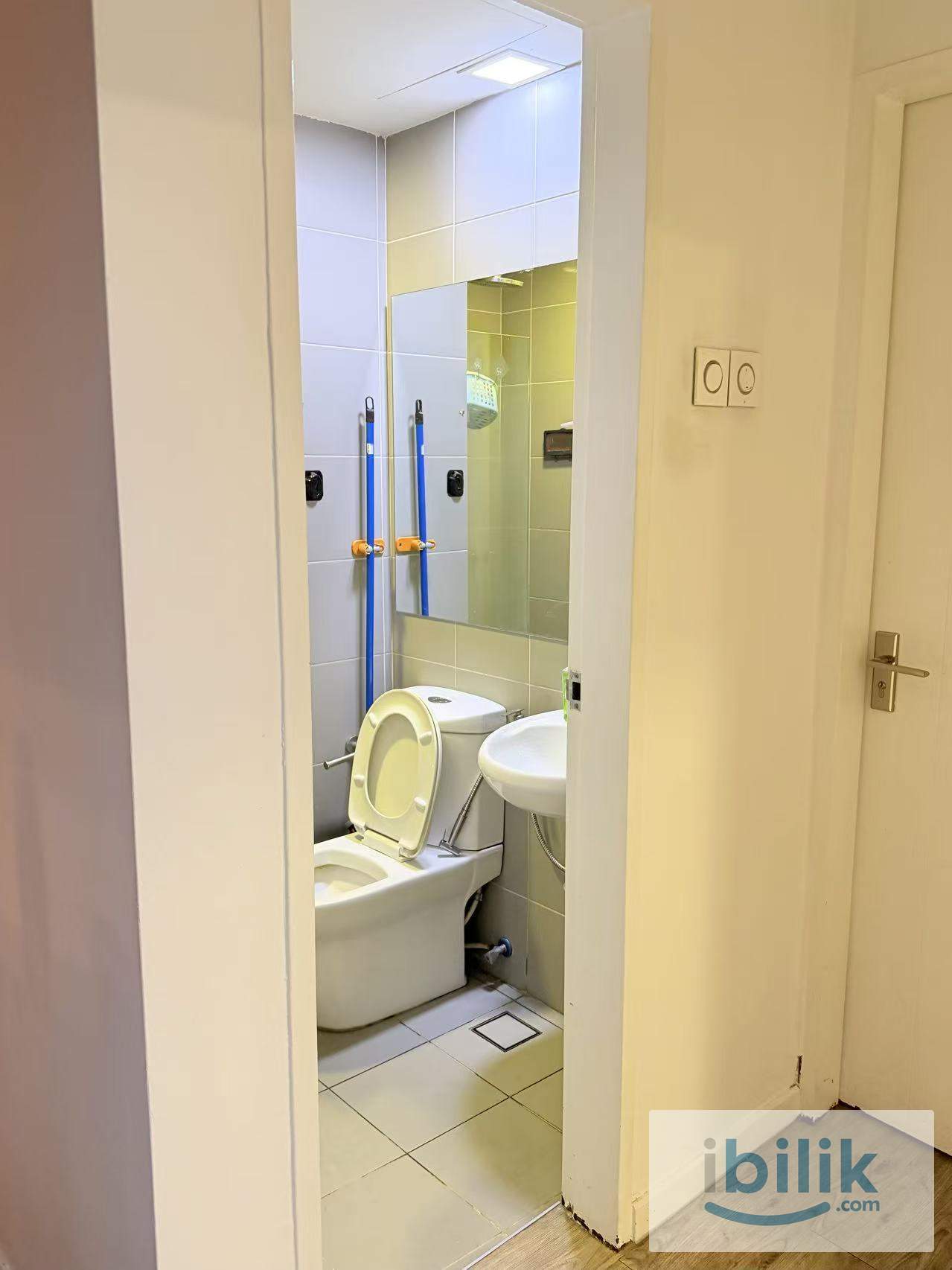 BOULEVARD RESIDENCE MIDDLE ROOM @ KAYU ARA, DAMANSARA - Image 1