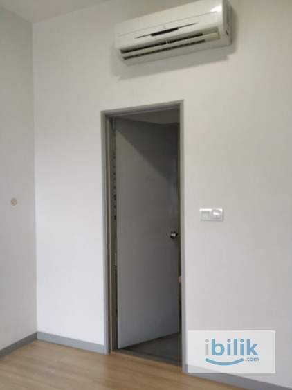 Level 13 Master room with attached toilet  - Image 3