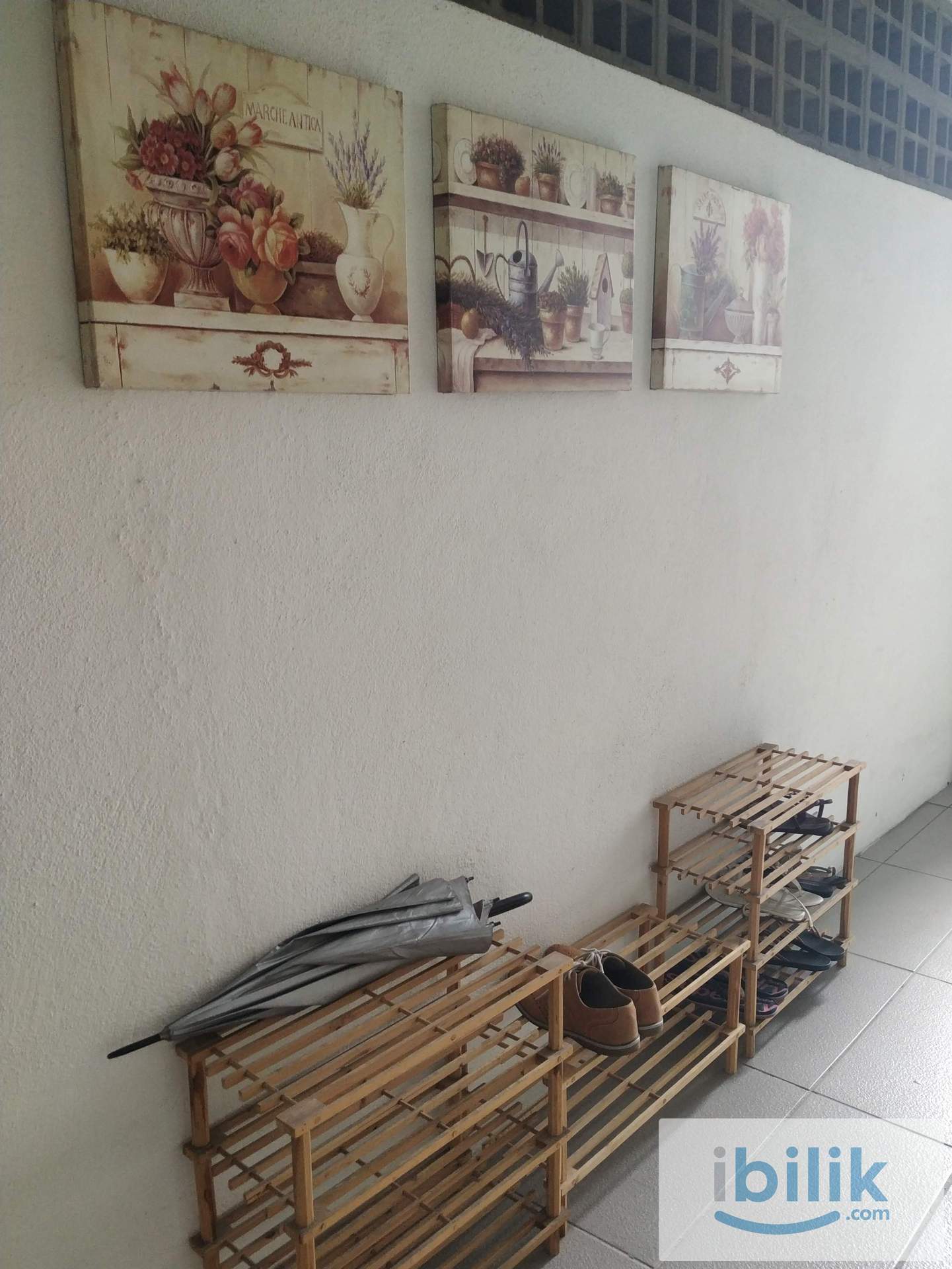 midlle room with balcony  - Image 5