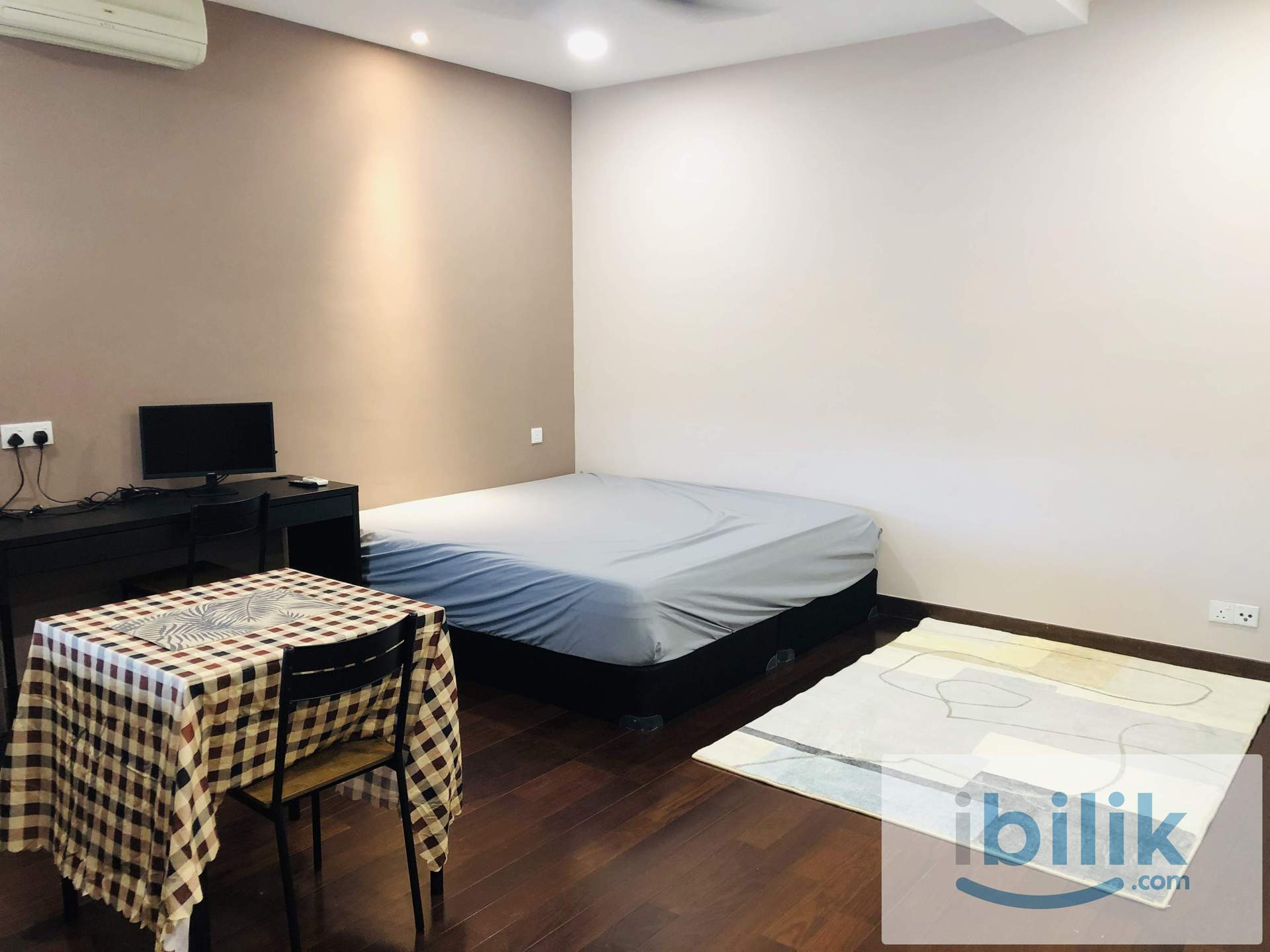 Studio Unit  - Image 2
