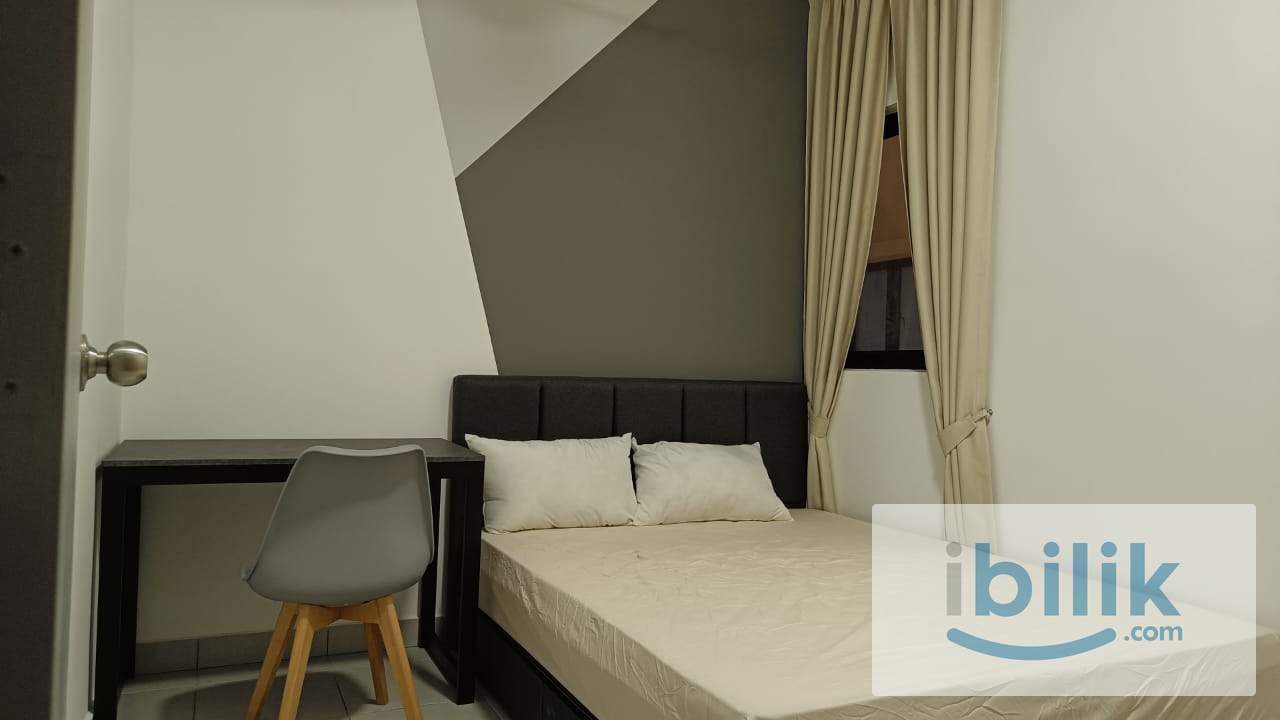 MIDDLE ROOM @ NETIZEN 🏡 BANDAR TUN HUSSEIN ONN – FULLY FURNISHED 🧑🏻👩🏻MIXED UNIT (A Well-Maintained, Clean & Comfortable  - Image 1