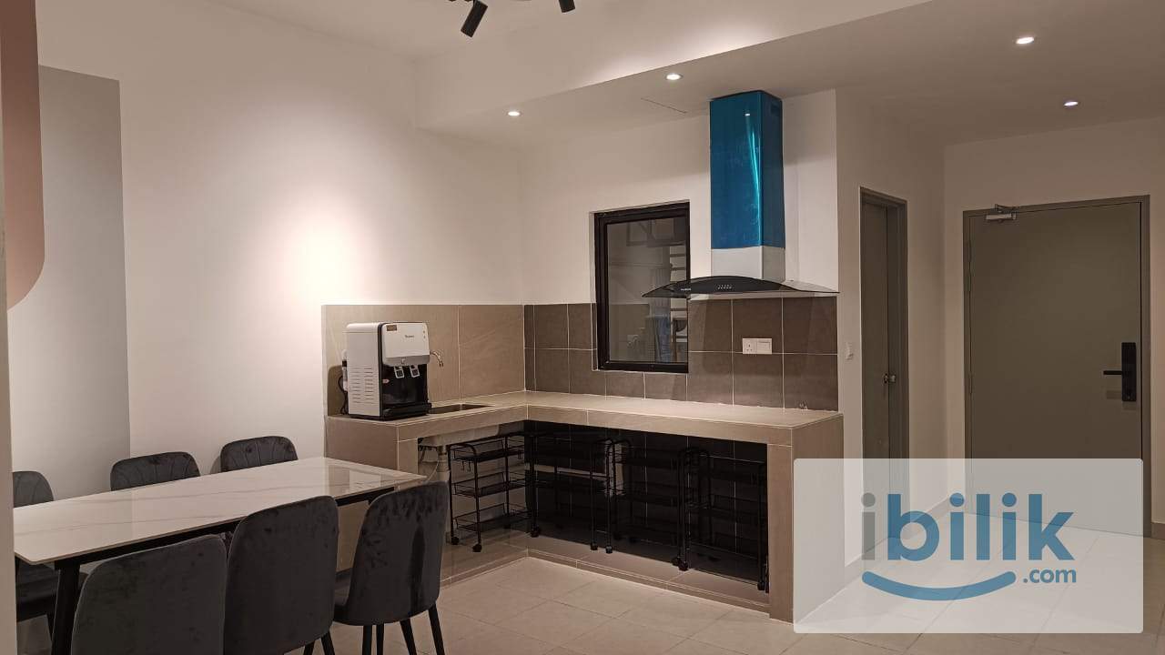 MIDDLE ROOM @ NETIZEN 🏡 BANDAR TUN HUSSEIN ONN – FULLY FURNISHED 🧑🏻👩🏻MIXED UNIT (A Well-Maintained, Clean & Comfortable  - Image 5
