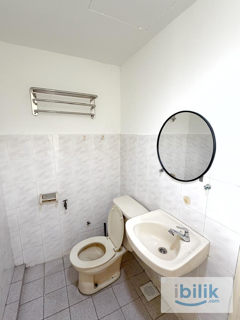 [Mixed Gender Unit] RM 700 MIDDLE ROOM - Image 4